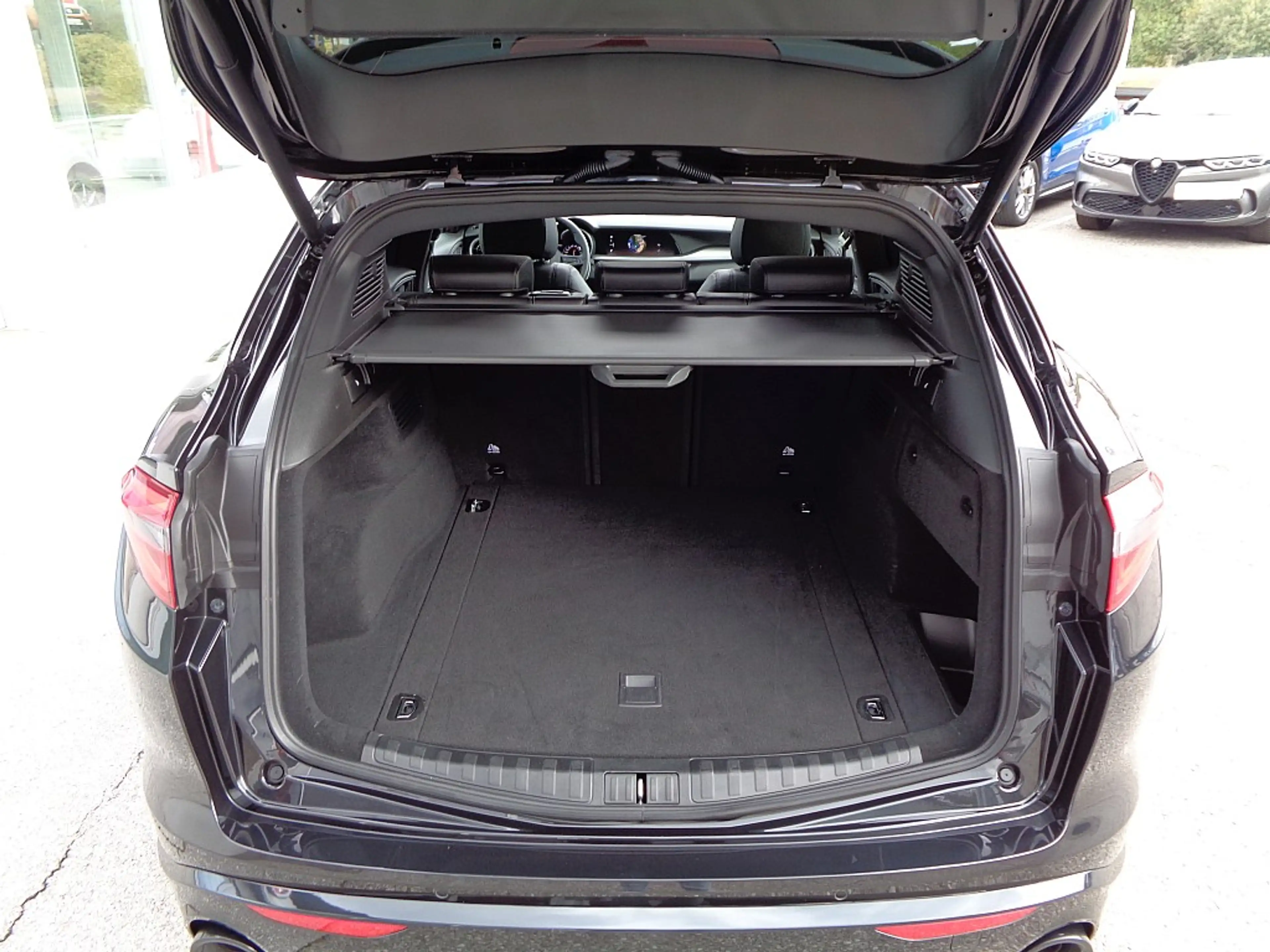 Alfa Romeo Stelvio Ti + Veloce Paket 2,0 16V 280 AT8 Q4 — photo 6