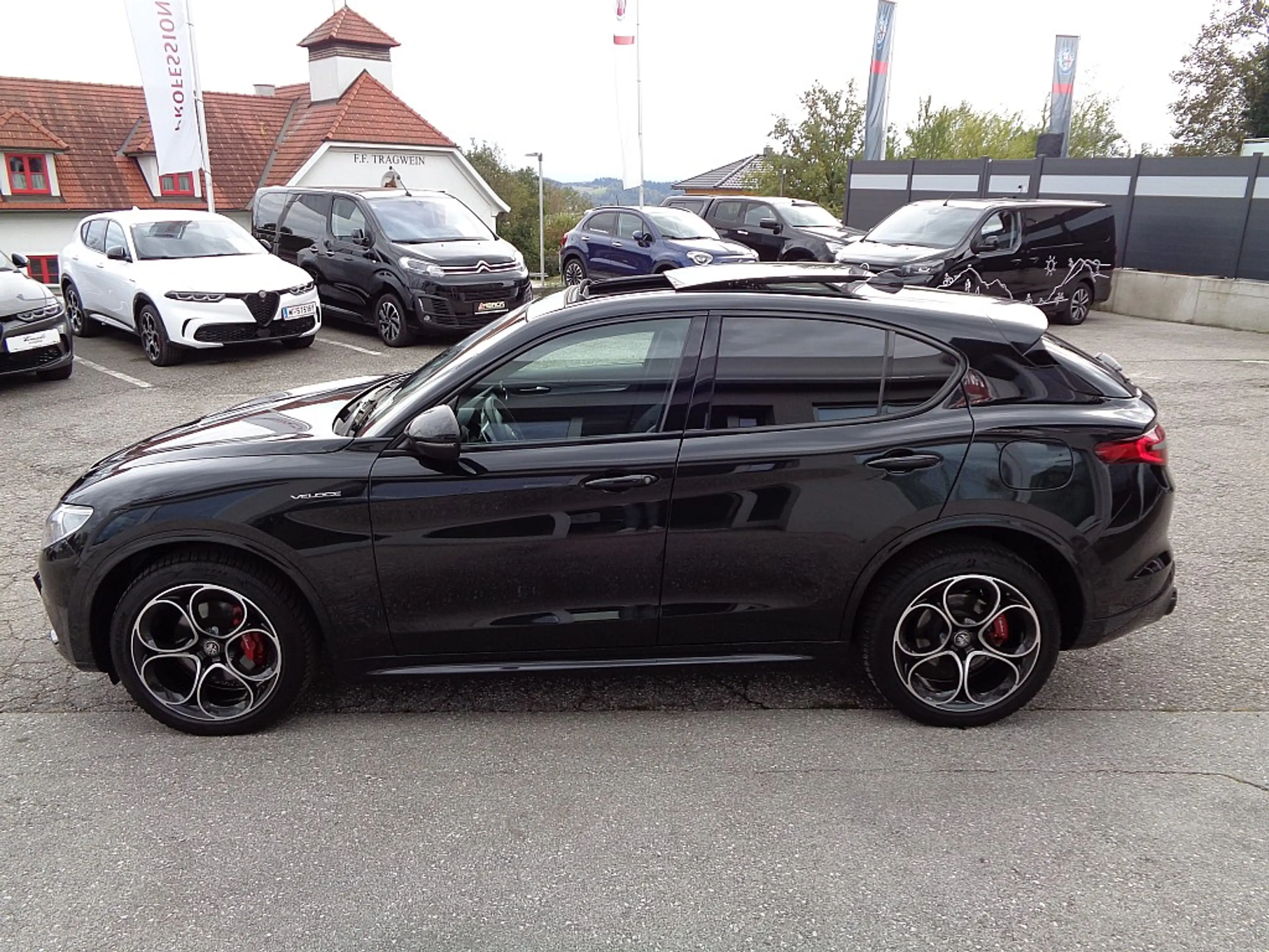 Alfa Romeo Stelvio Ti + Veloce Paket 2,0 16V 280 AT8 Q4 — photo 11