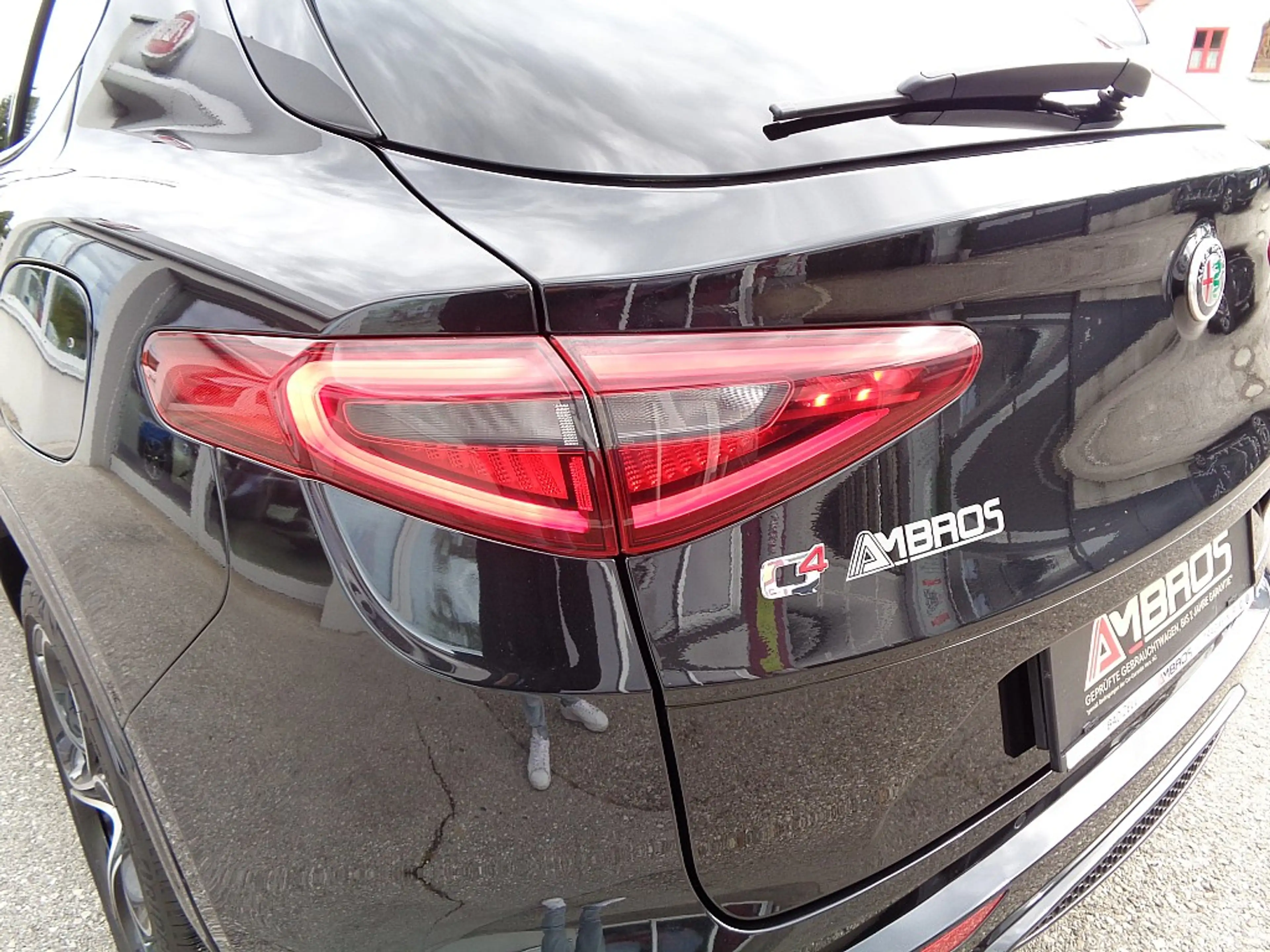 Alfa Romeo Stelvio Ti + Veloce Paket 2,0 16V 280 AT8 Q4 — photo 9