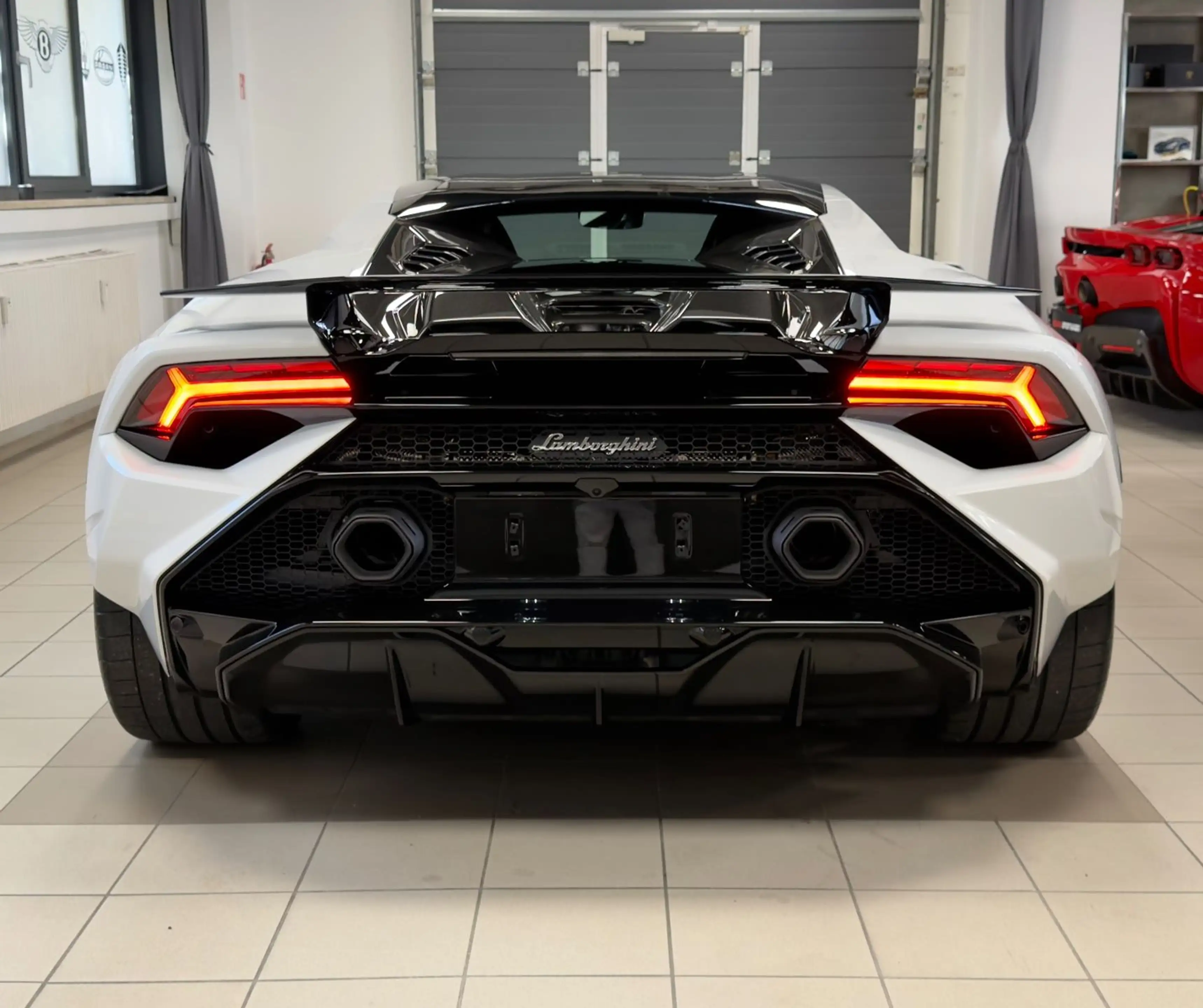 Lamborghini Huracán HURACAN TECNICA CARBON EXT&INT SENSONUM FULLOPT! — photo 6