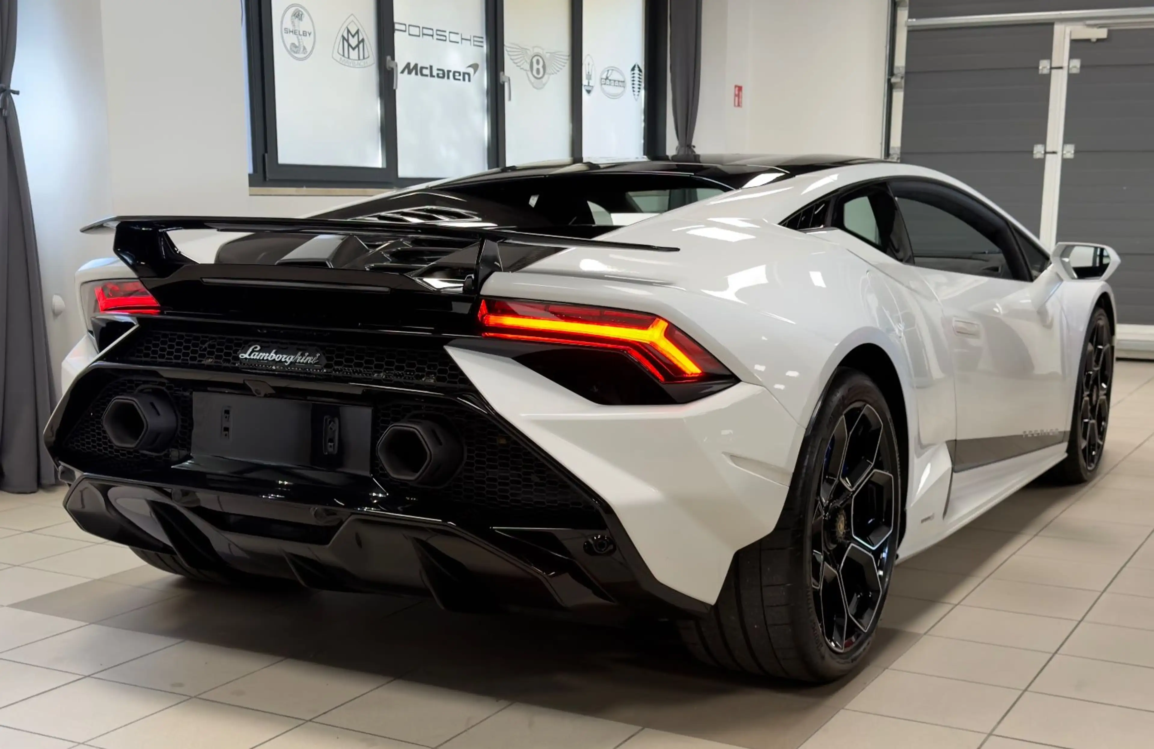 Lamborghini Huracán HURACAN TECNICA CARBON EXT&INT SENSONUM FULLOPT! — photo 8