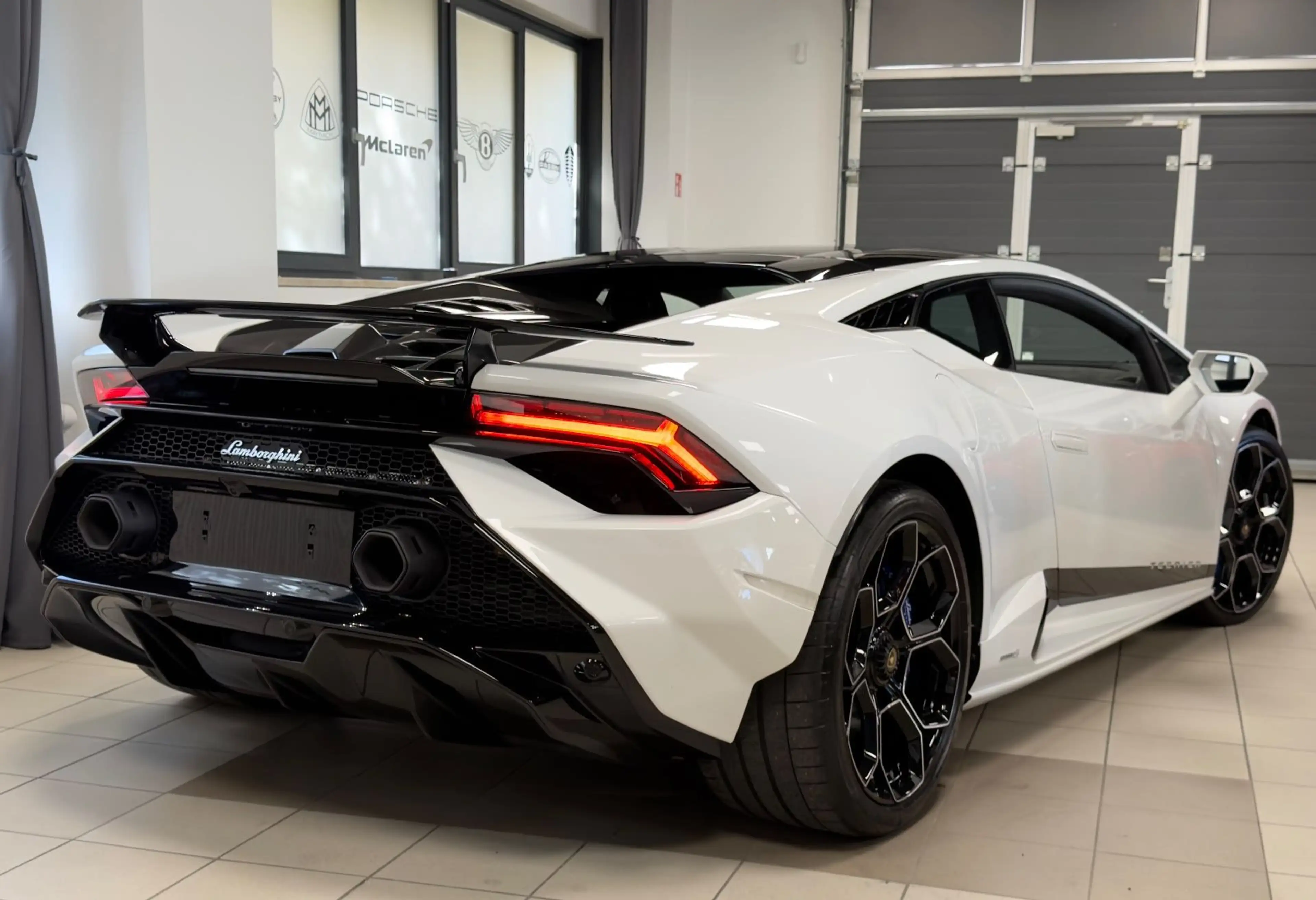 Lamborghini Huracán HURACAN TECNICA CARBON EXT&INT SENSONUM FULLOPT! — photo 5