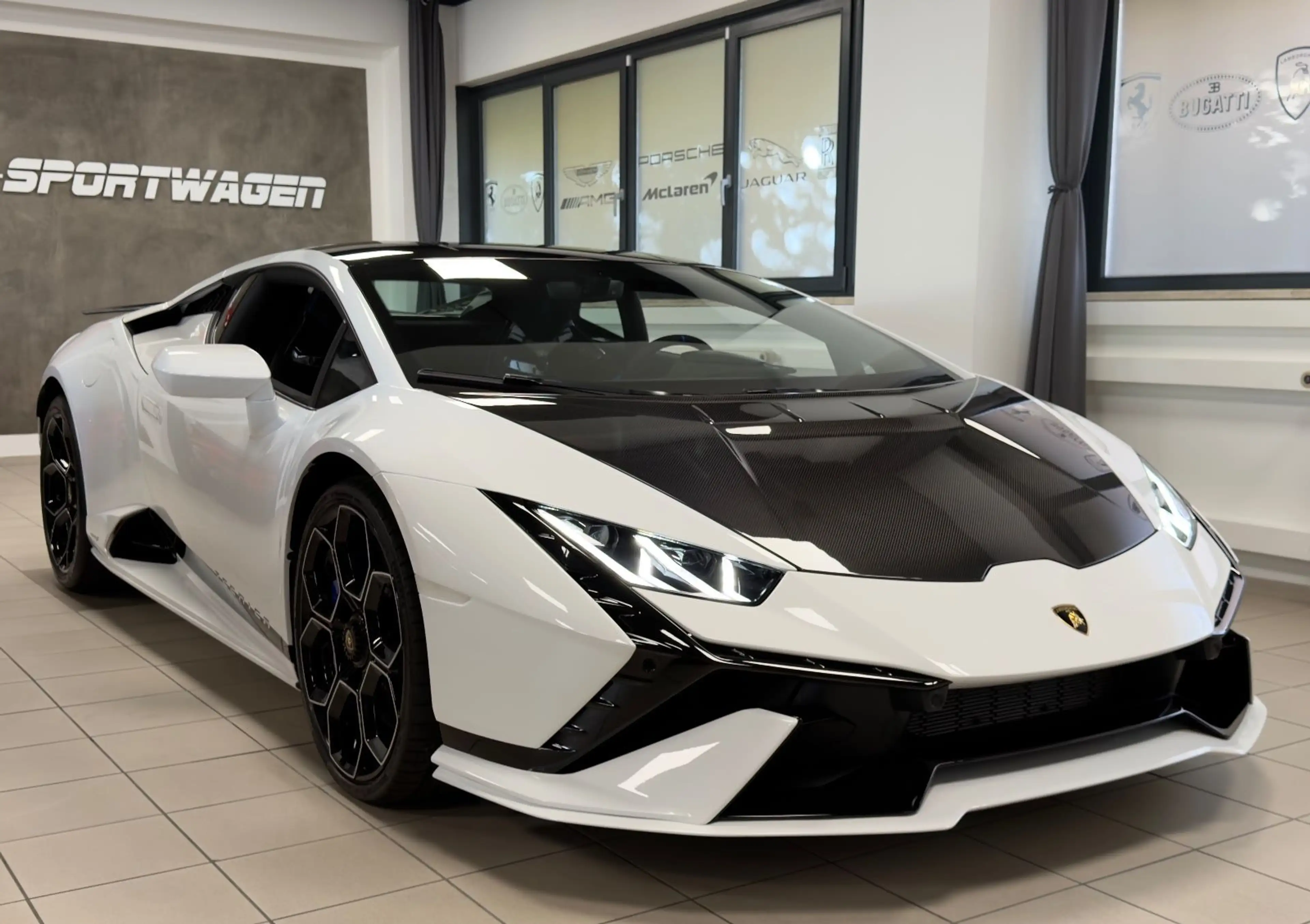 Lamborghini Huracán HURACAN TECNICA CARBON EXT&INT SENSONUM FULLOPT! — photo 9