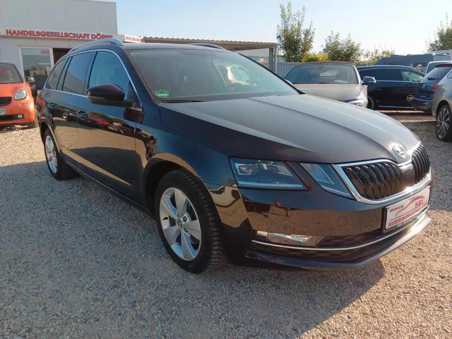 Skoda Octavia Combi Style CNG Navi LED Klima SHZ Noir - 1