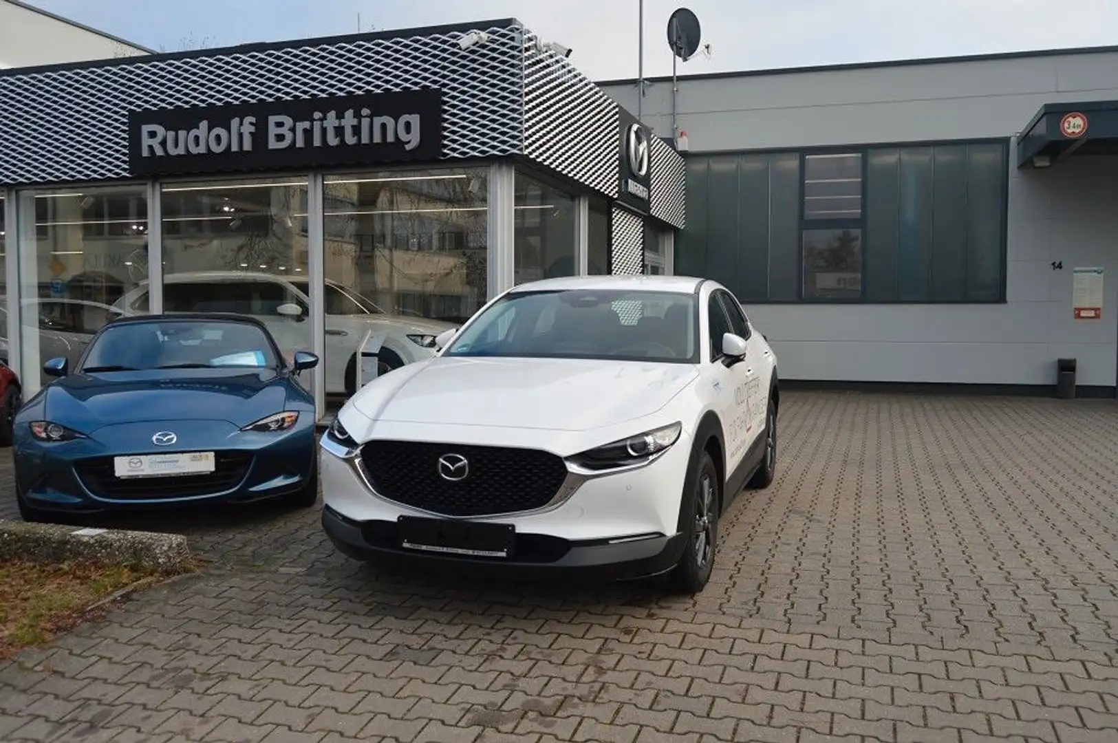 Mazda CX-30 SKYACTIV Benzin 140PS 6AG Centre-line Navi Bílá - 2