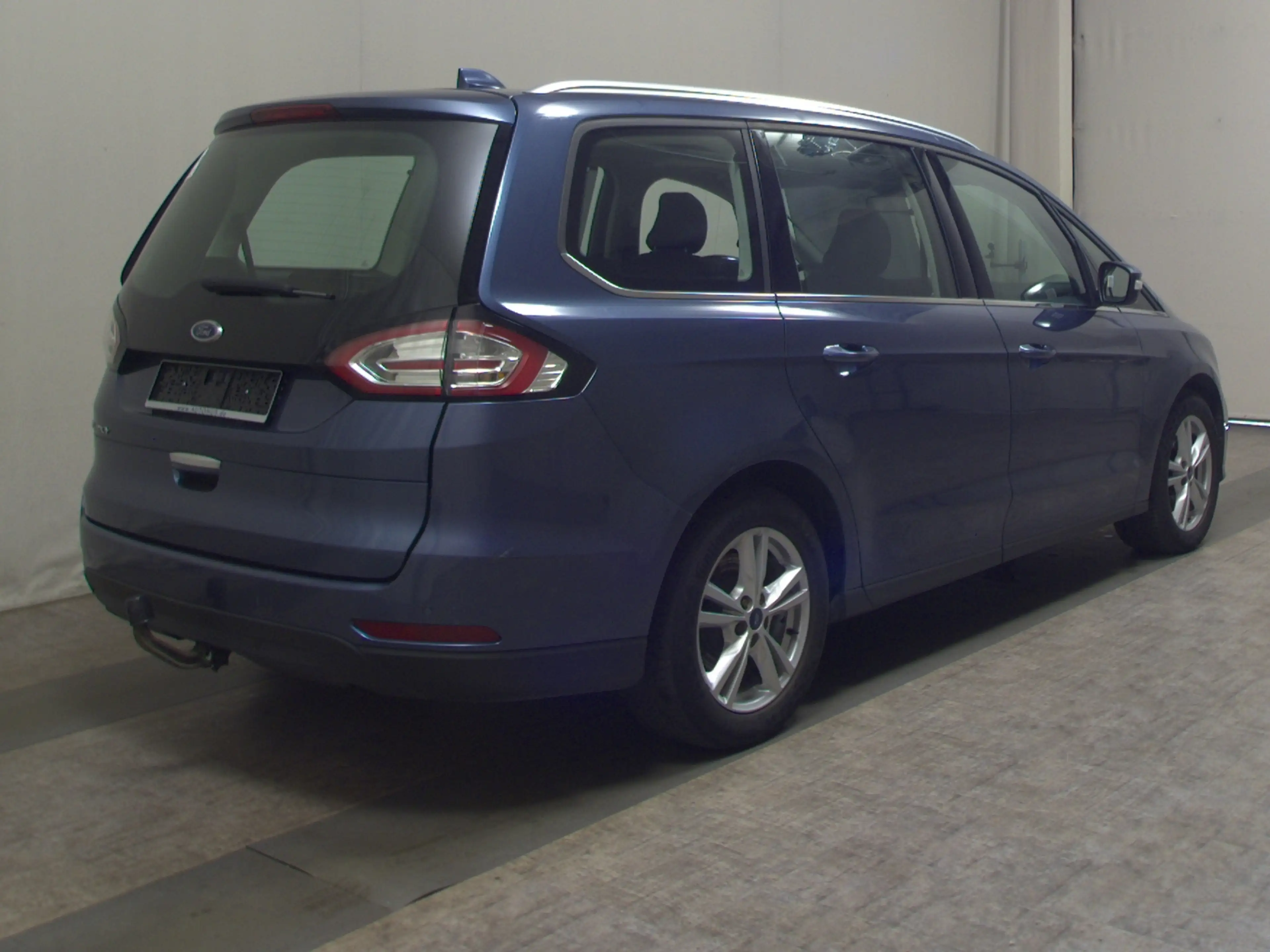Ford Galaxy — photo 4