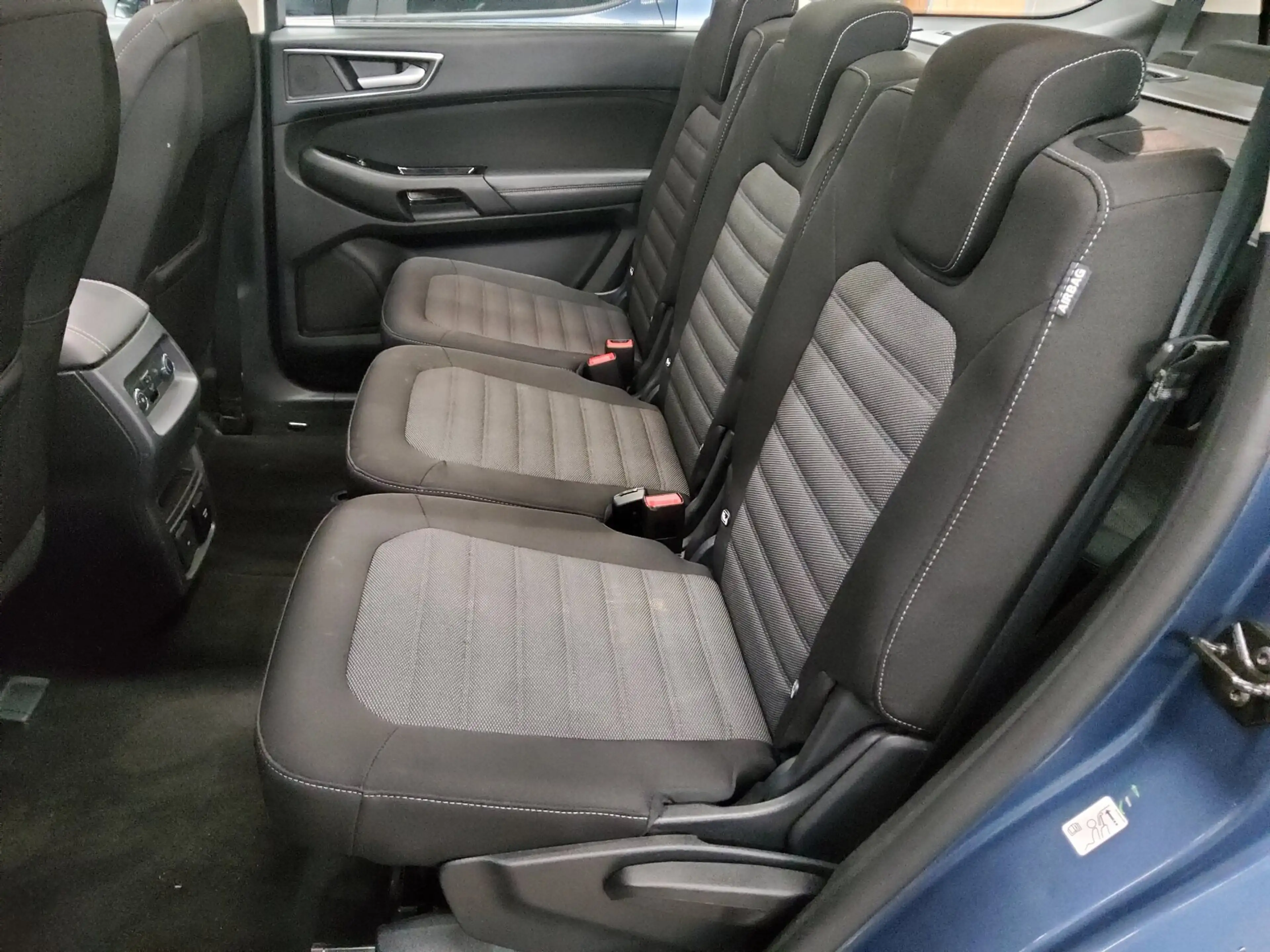 Ford Galaxy — photo 13