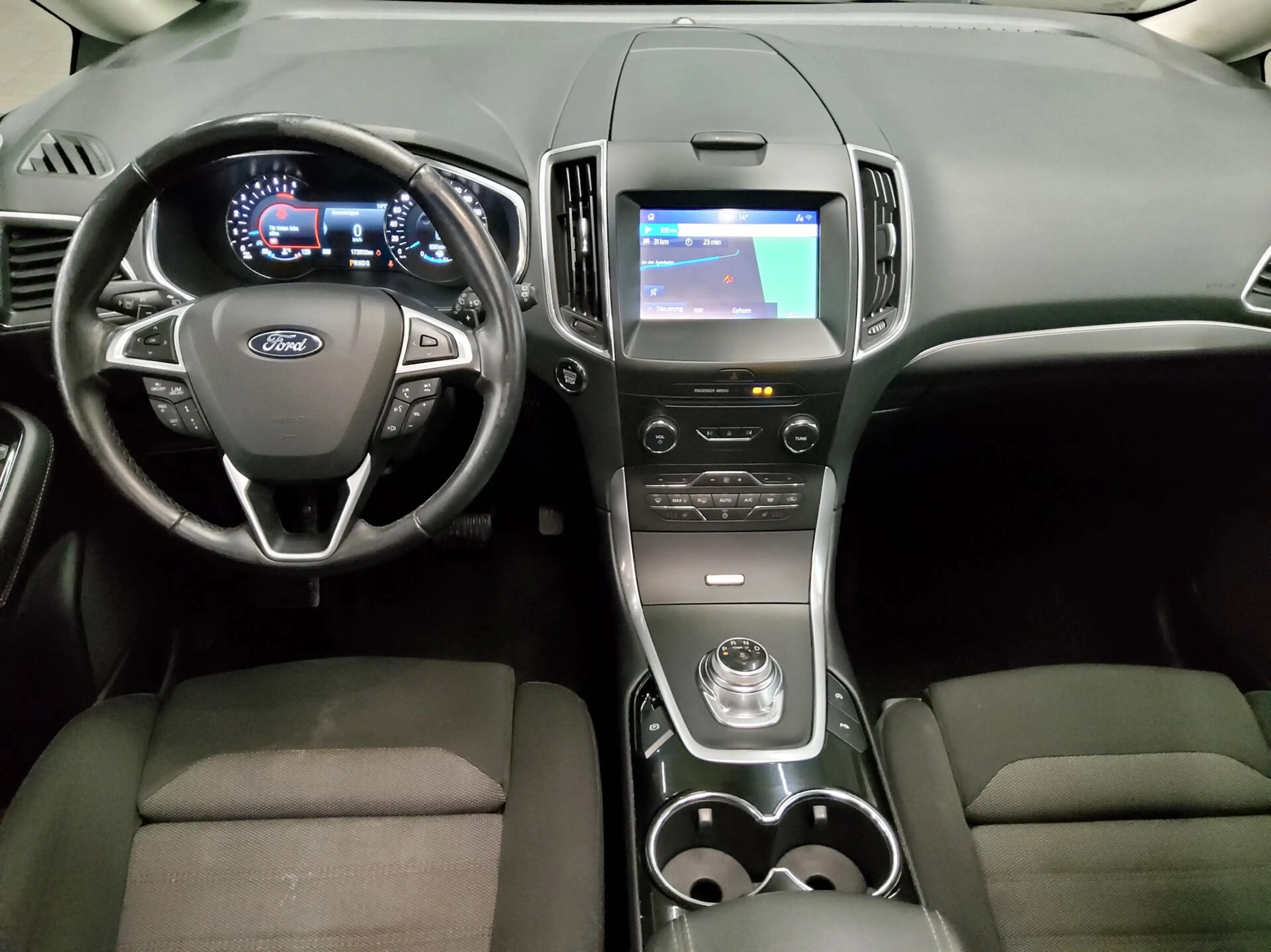 Ford Galaxy — photo 5