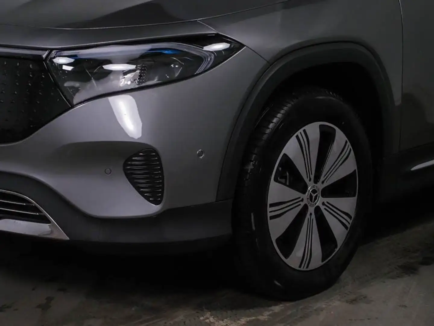 Mercedes-Benz EQB 300 4M Progressive-Advanced/Fahrassi/7Sitzer Grau - 2