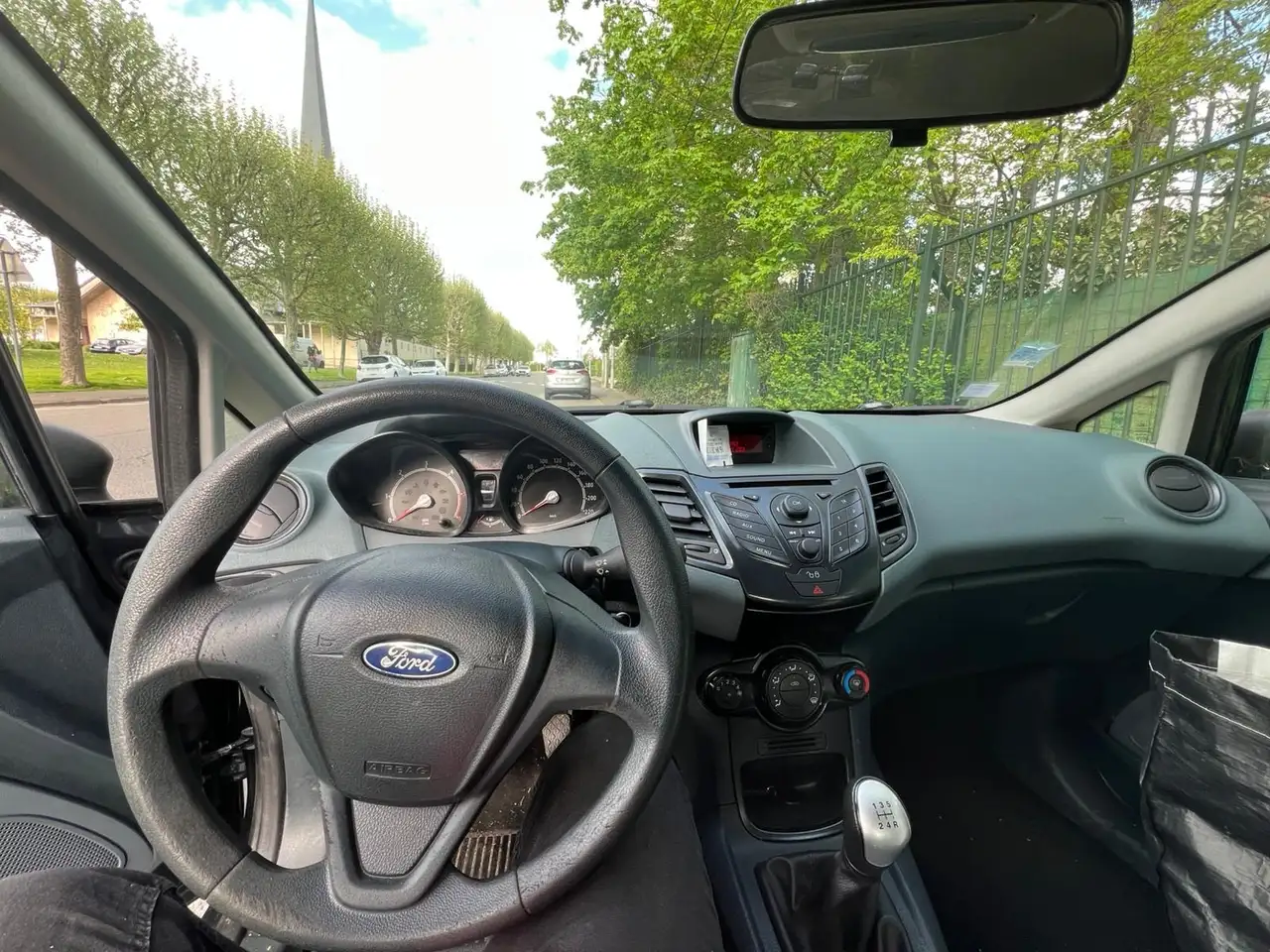 Ford Fiesta 3 portes — photo 3