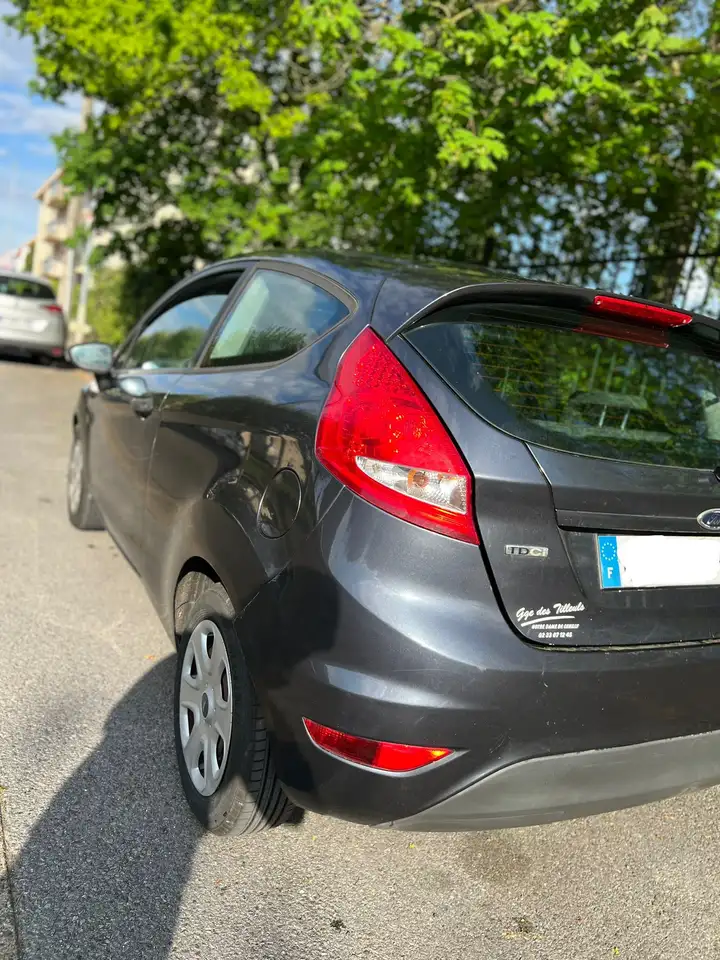 Ford Fiesta 3 portes — photo 5