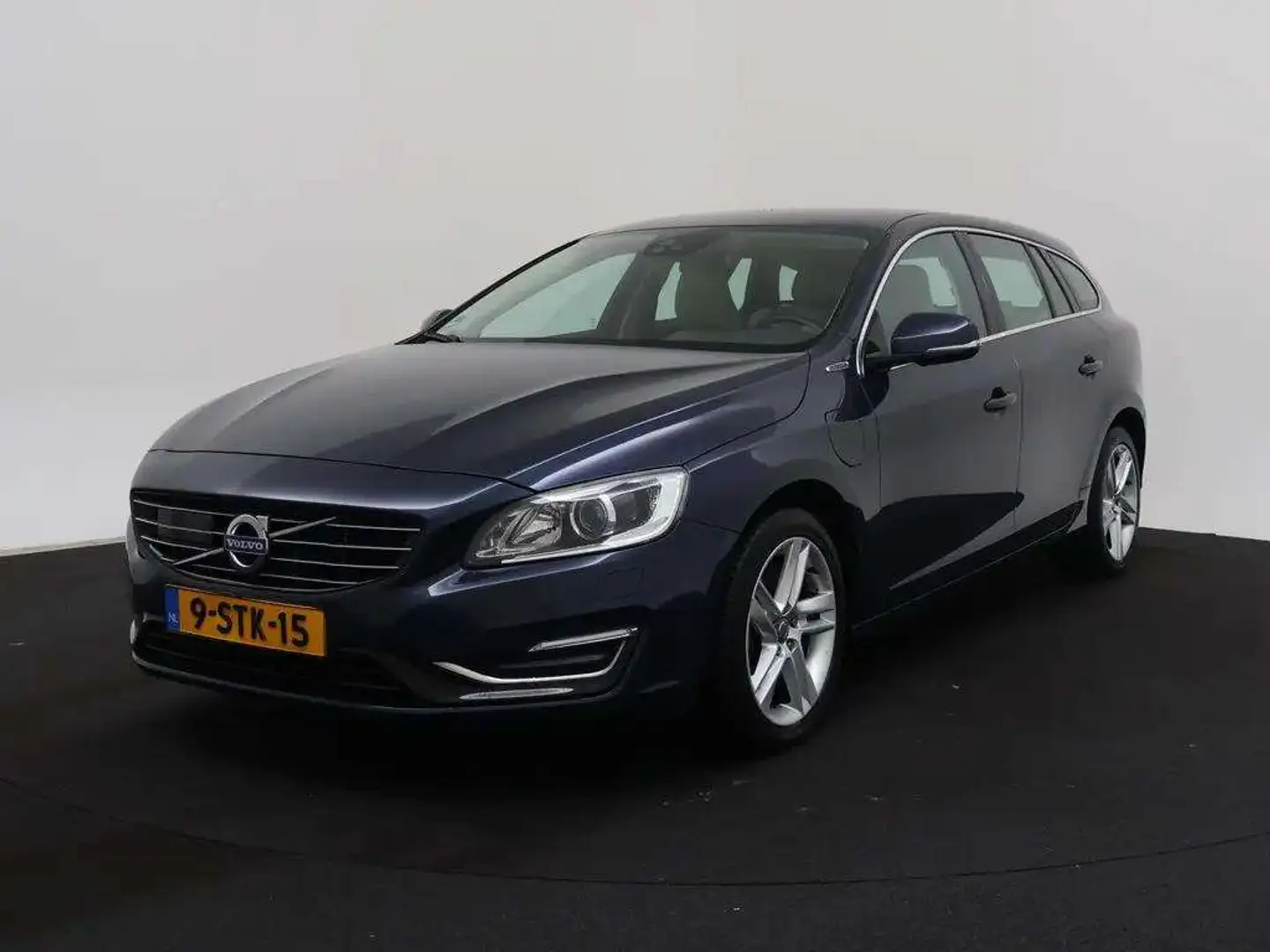 Volvo V60 2.4 D6 AWD Plug-In Hybrid Summum Xenon Leather Blauw - 1