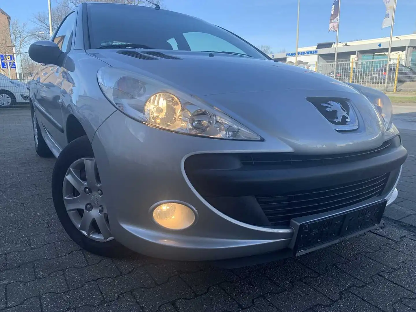 Peugeot 206 206+ 75 Urban Style Silber - 2