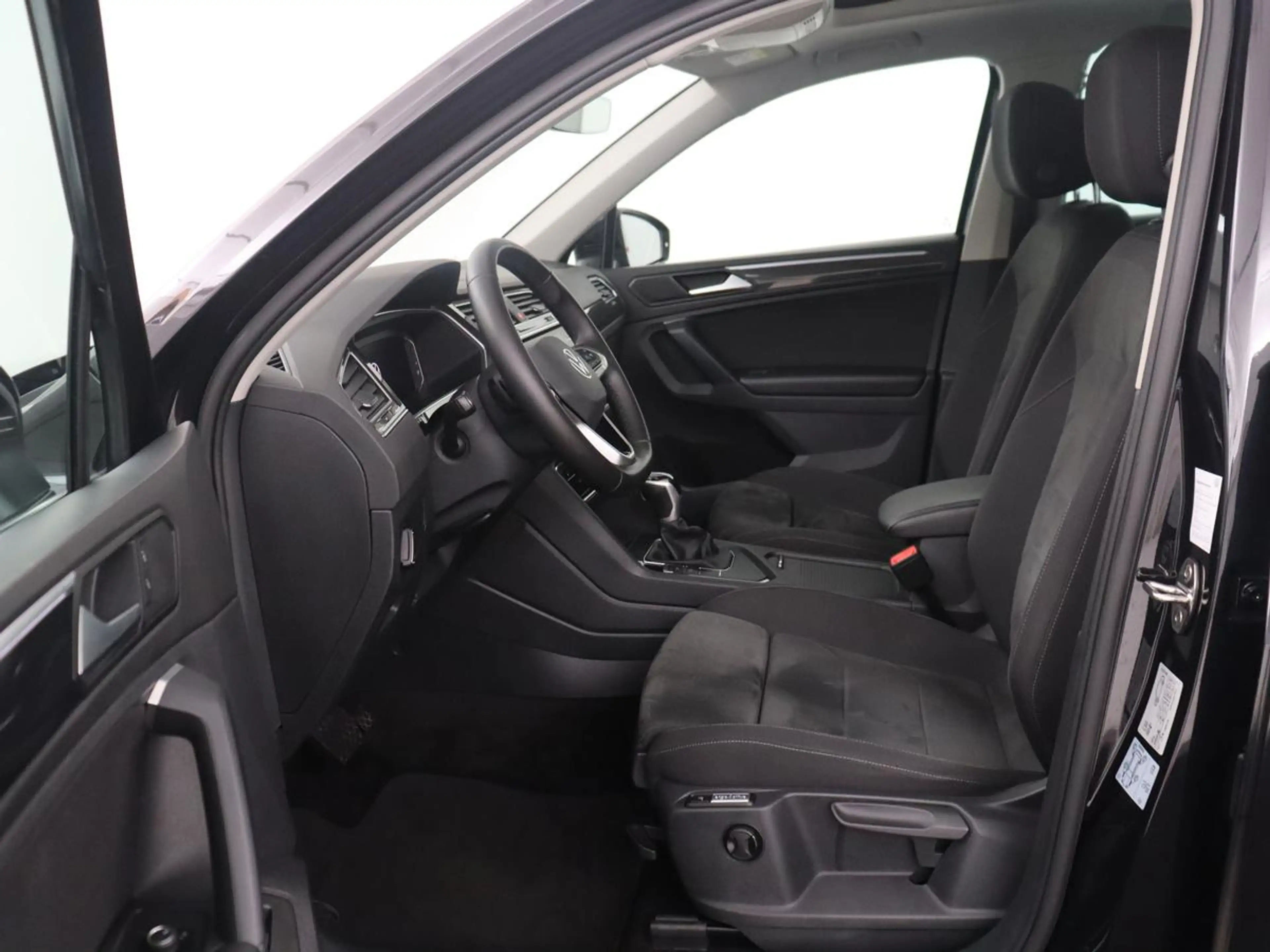 Volkswagen Tiguan 1.5 TSI Elegance | Panoramadak | Adaptive cruise | — photo 5
