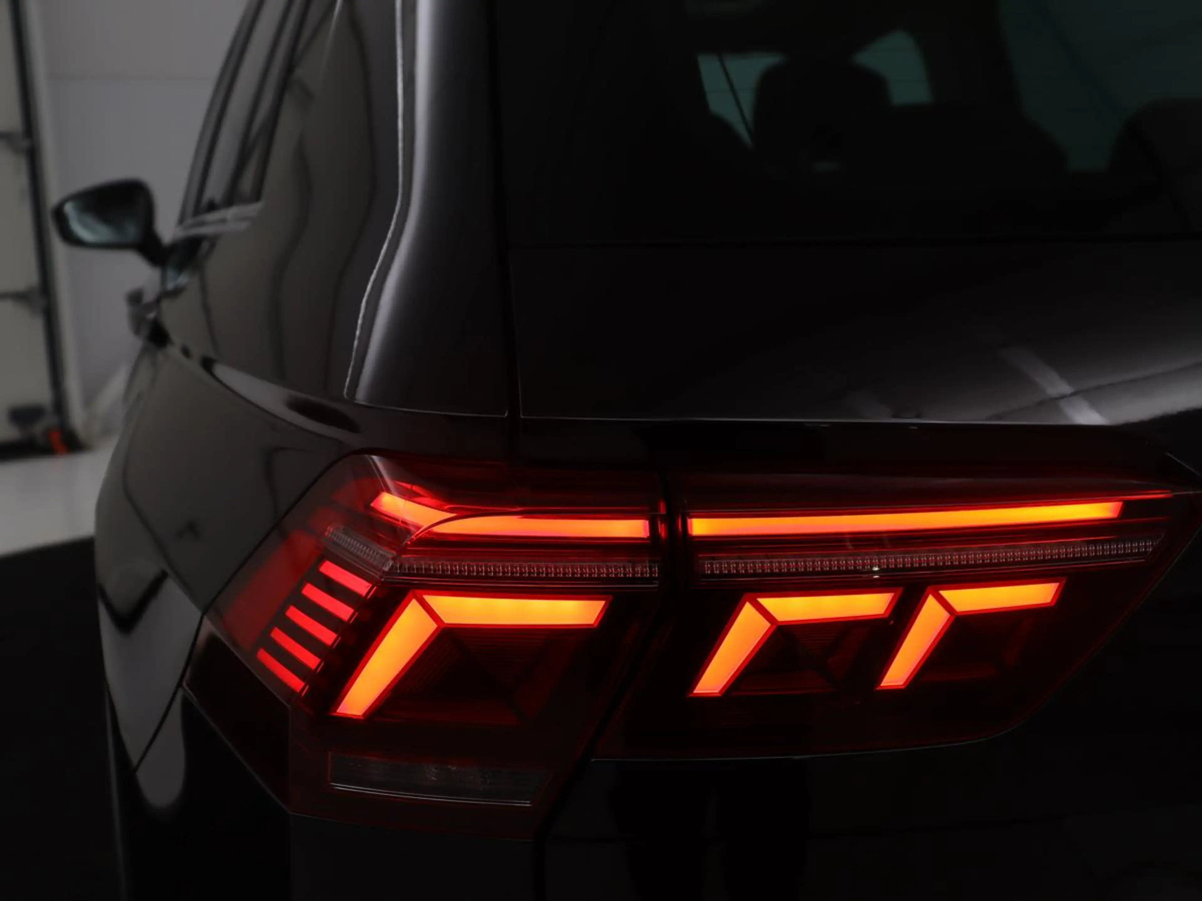 Volkswagen Tiguan 1.5 TSI Elegance | Panoramadak | Adaptive cruise | — photo 38