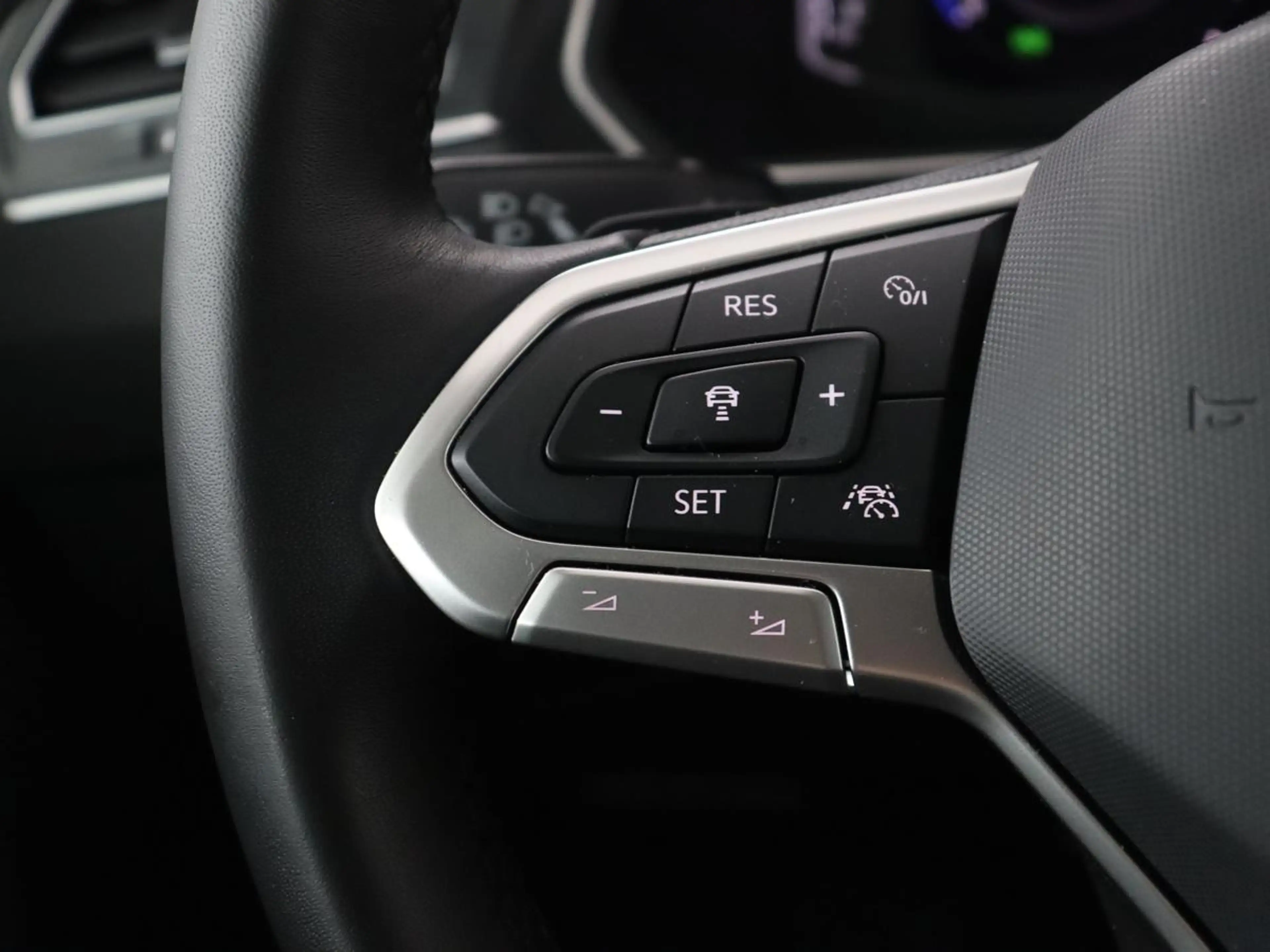 Volkswagen Tiguan 1.5 TSI Elegance | Panoramadak | Adaptive cruise | — photo 21