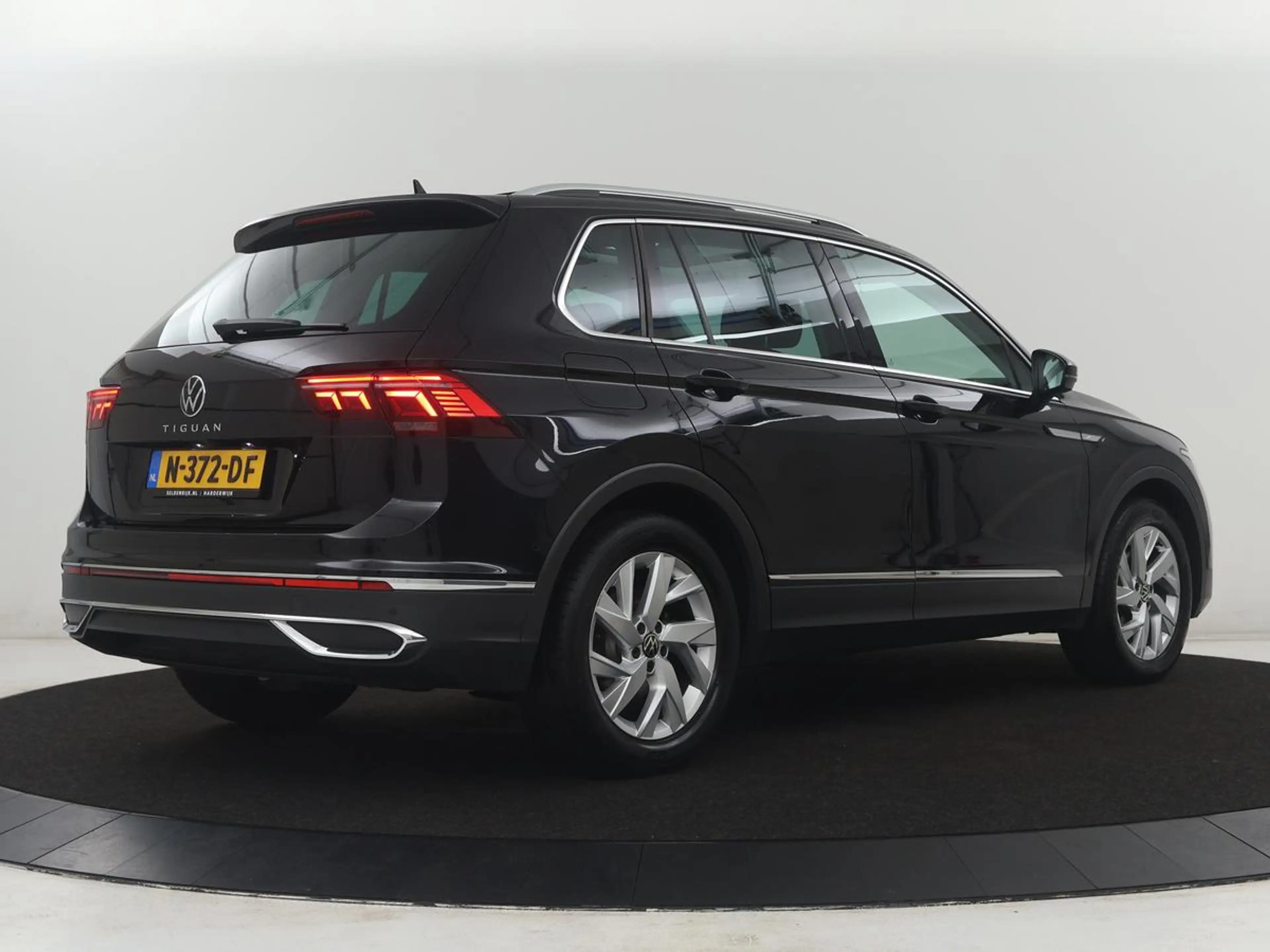 Volkswagen Tiguan 1.5 TSI Elegance | Panoramadak | Adaptive cruise | — photo 42