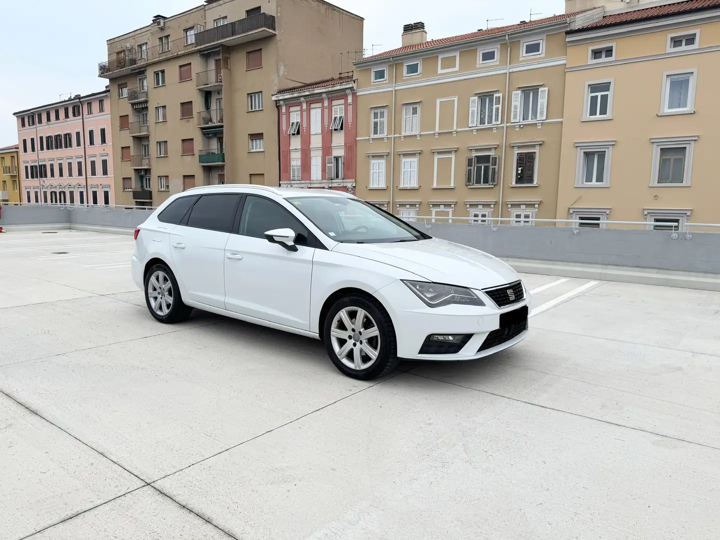 SEAT Leon ST 2.0 tdi 150 cavalli - 2