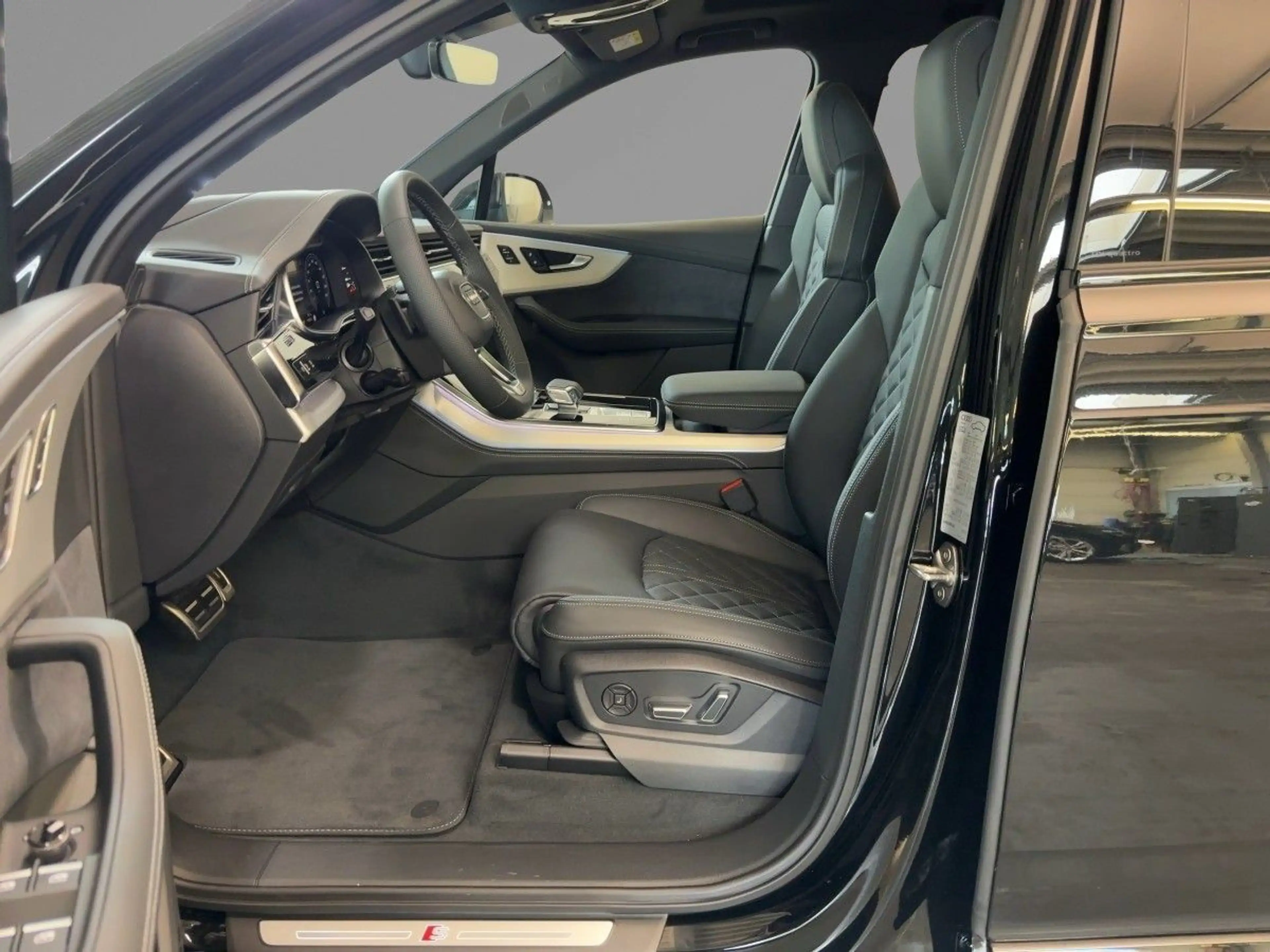 Audi Q7 SUV S line TDI quattro 210 kW Neuwagen — photo 9