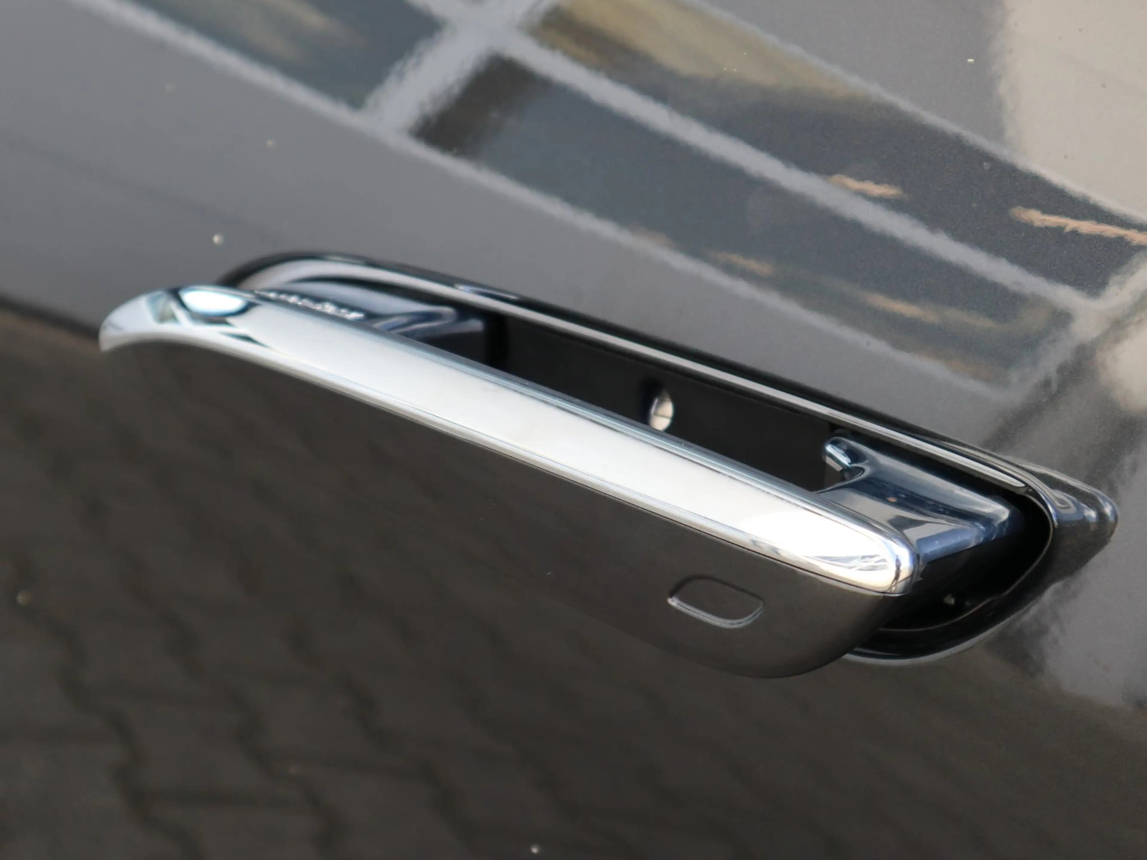 Mercedes-Benz E 300 e Luxury Line — photo 7