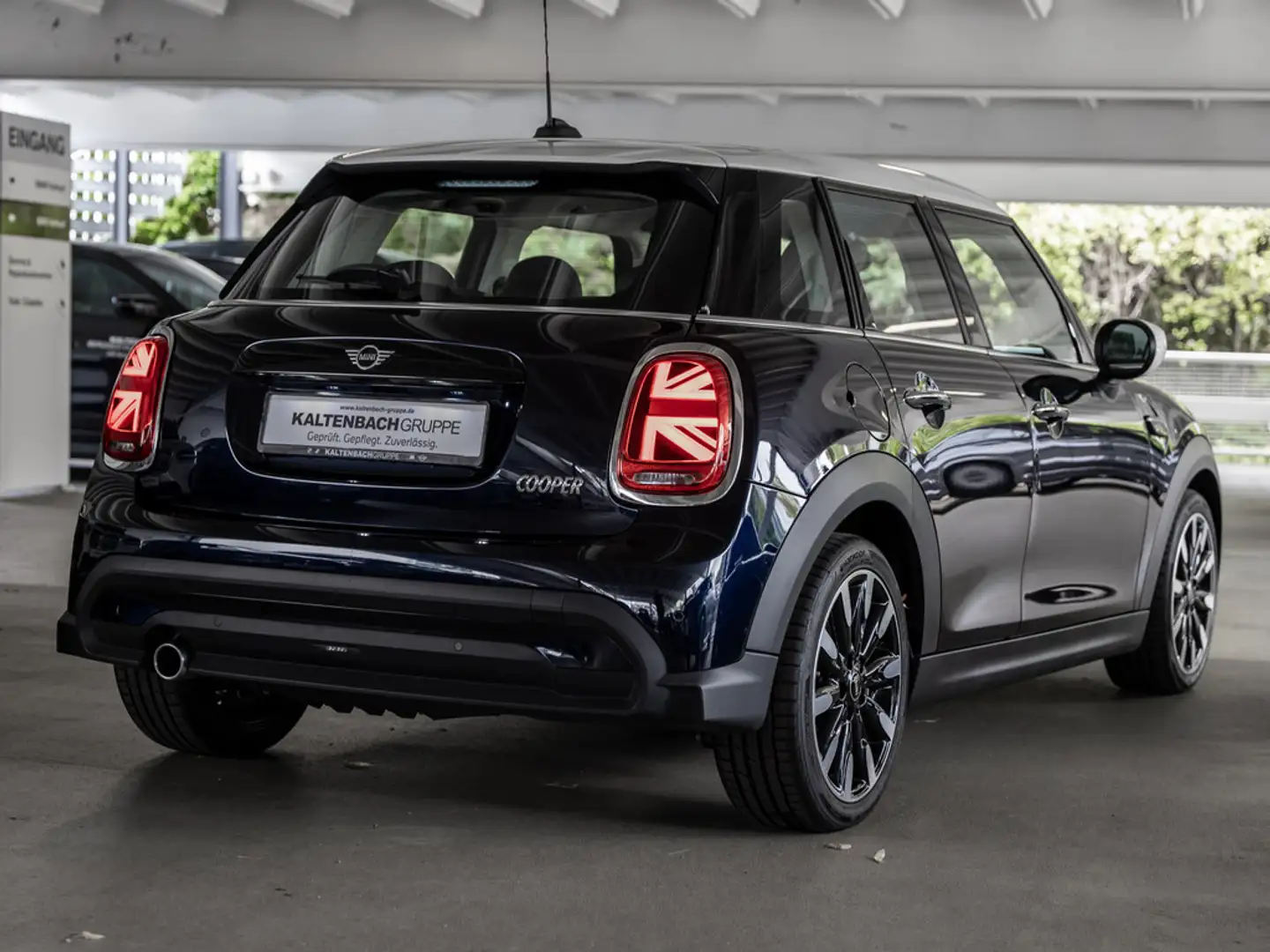 MINI Cooper C lassic Trim FACEL. PANO LED NAVI SHZ Noir - 2