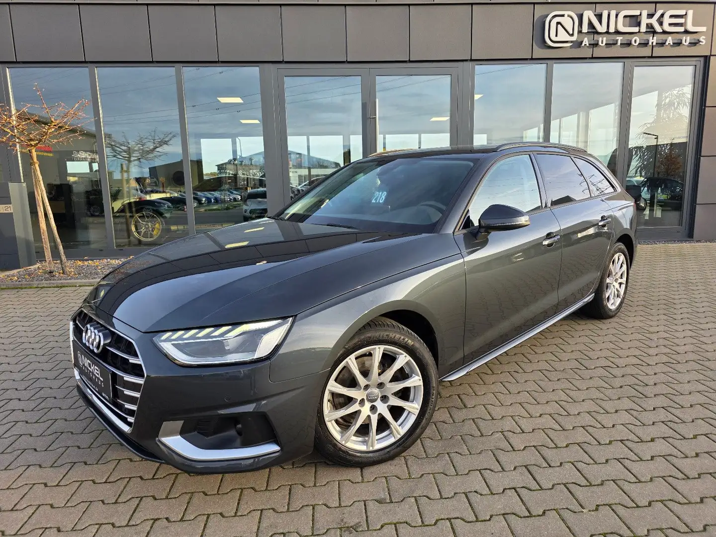 Audi A4 Avant 35 TDI Sport*Pano*Acc*E-Klappe*Led* Grau - 1