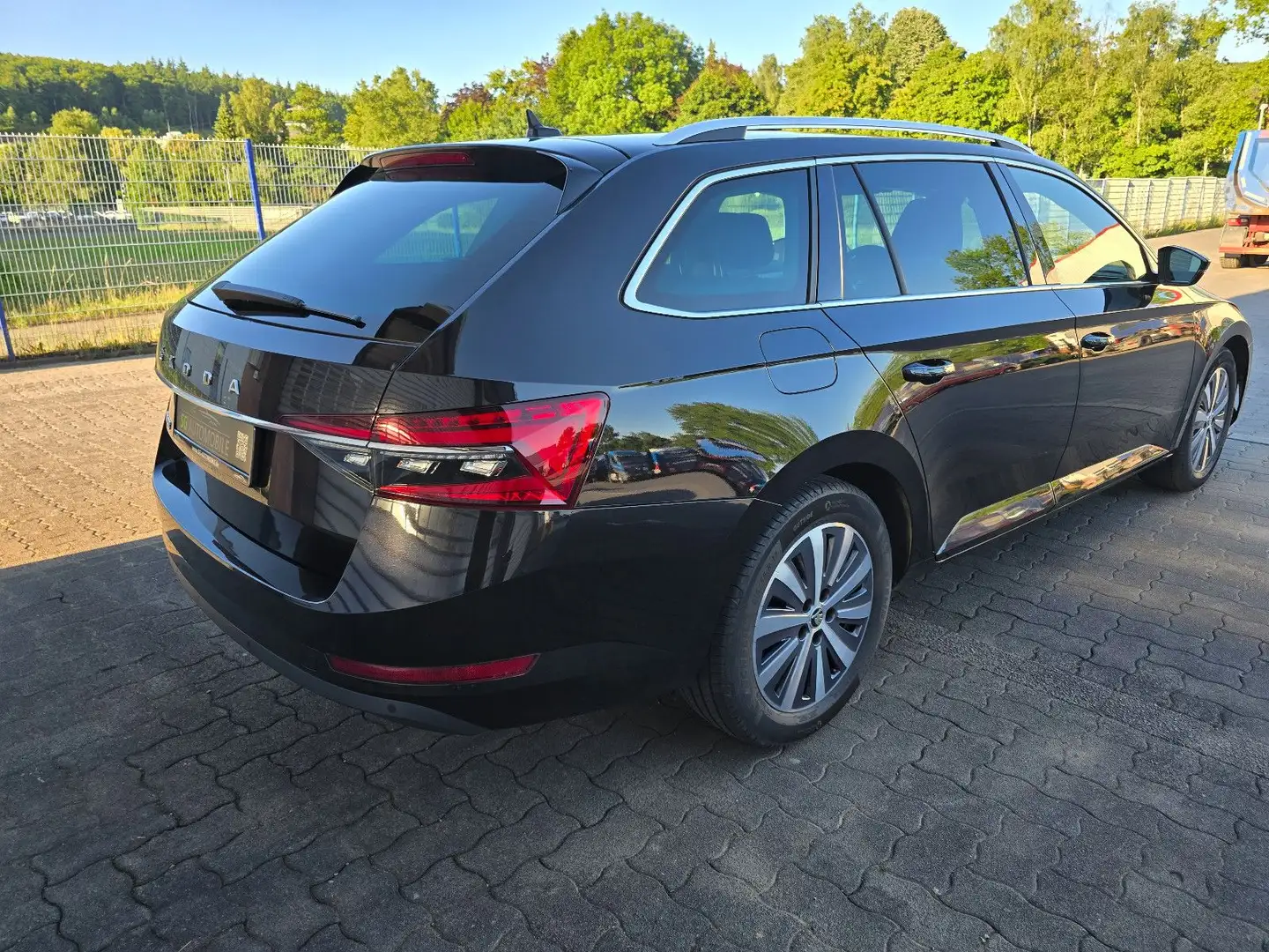 Skoda Superb Combi 2.0 TDI Style °Matrix°AHK°CAM°VIRTU Noir - 2