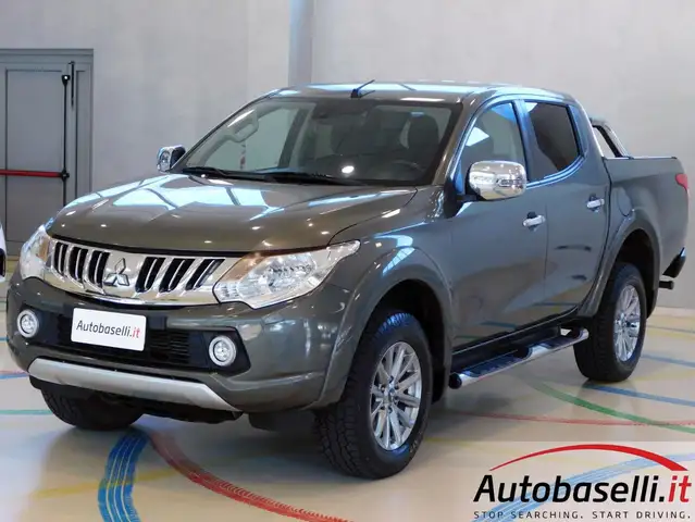Mitsubishi L200 2.4 DI-D/154CV DOUBLE CAB INTENSE 'IVA ESPOSTA'