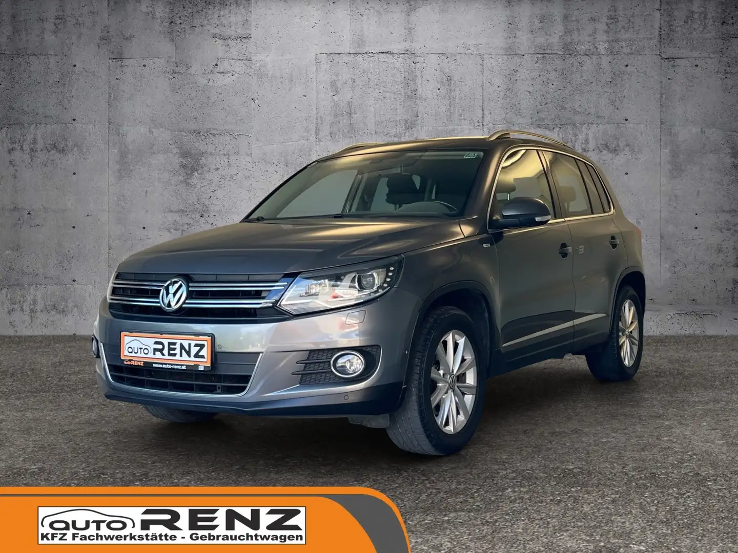 Volkswagen Tiguan 4Motion, Alcantara, AHV, Navi, Xenon Grau - 1