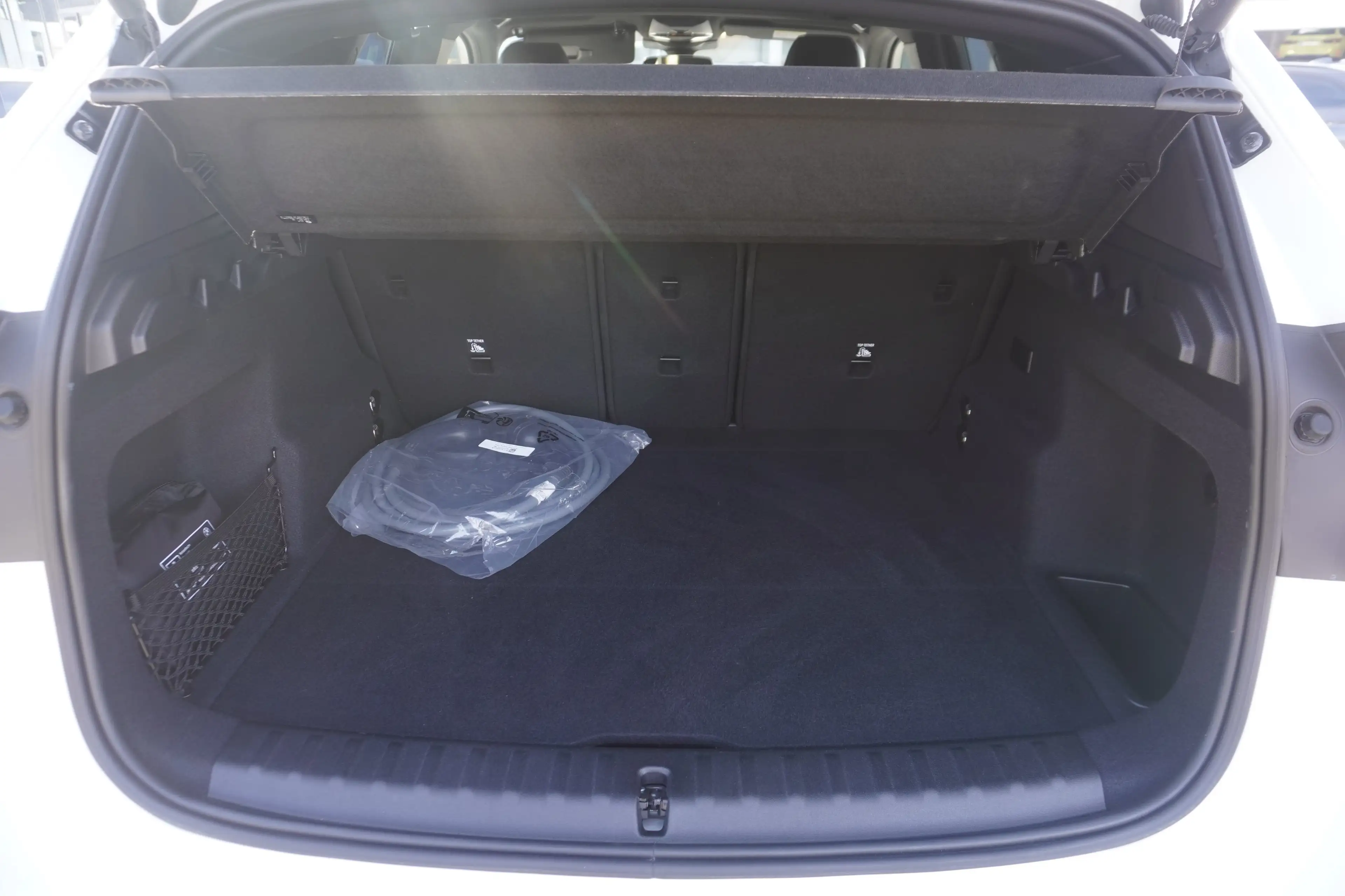 BMW iX1 xDrive30 M Sport AHK HeadUp eSitze ACC 360Kamera M — photo 9