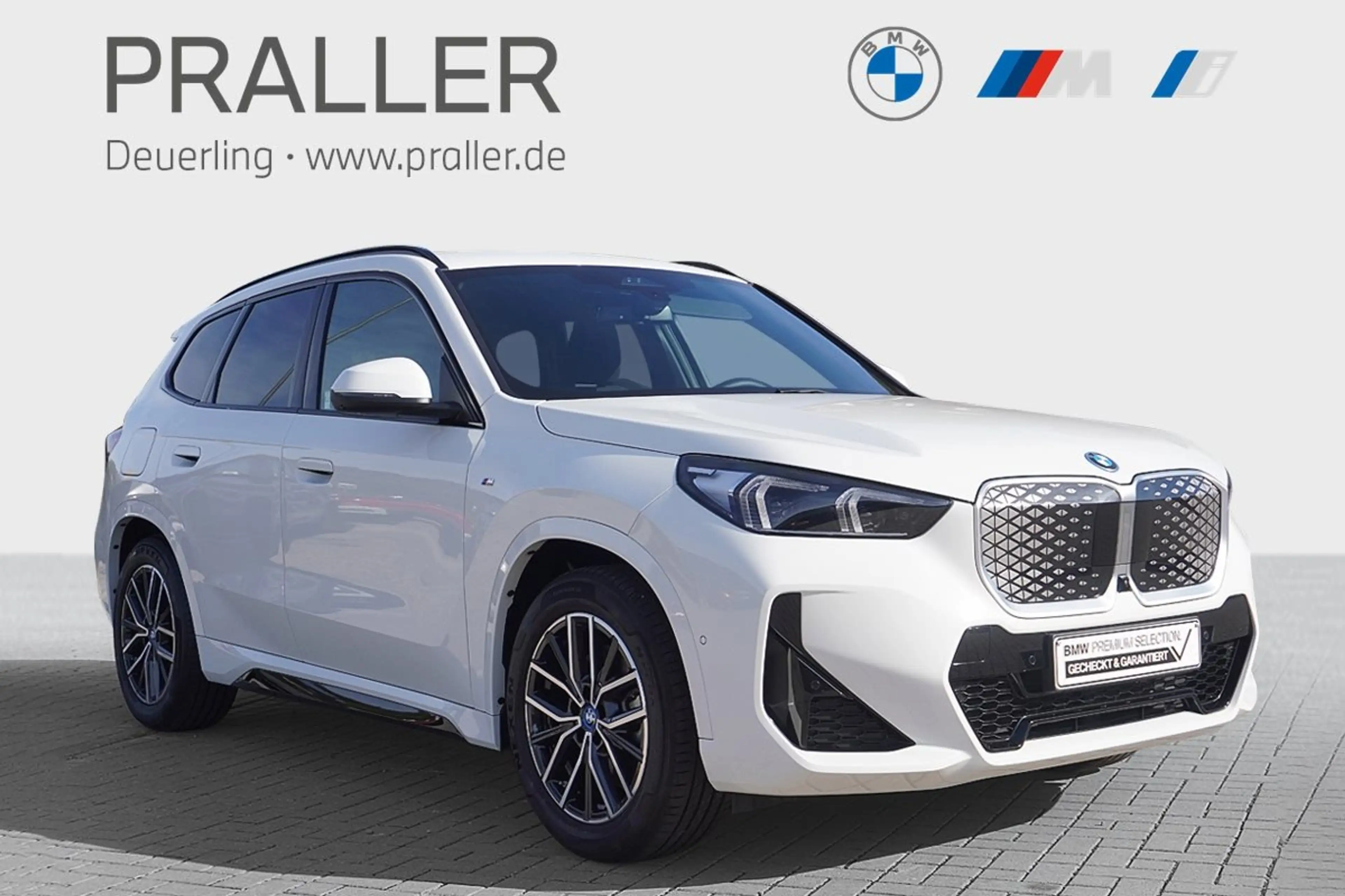 BMW iX1 xDrive30 M Sport AHK HeadUp eSitze ACC 360Kamera M