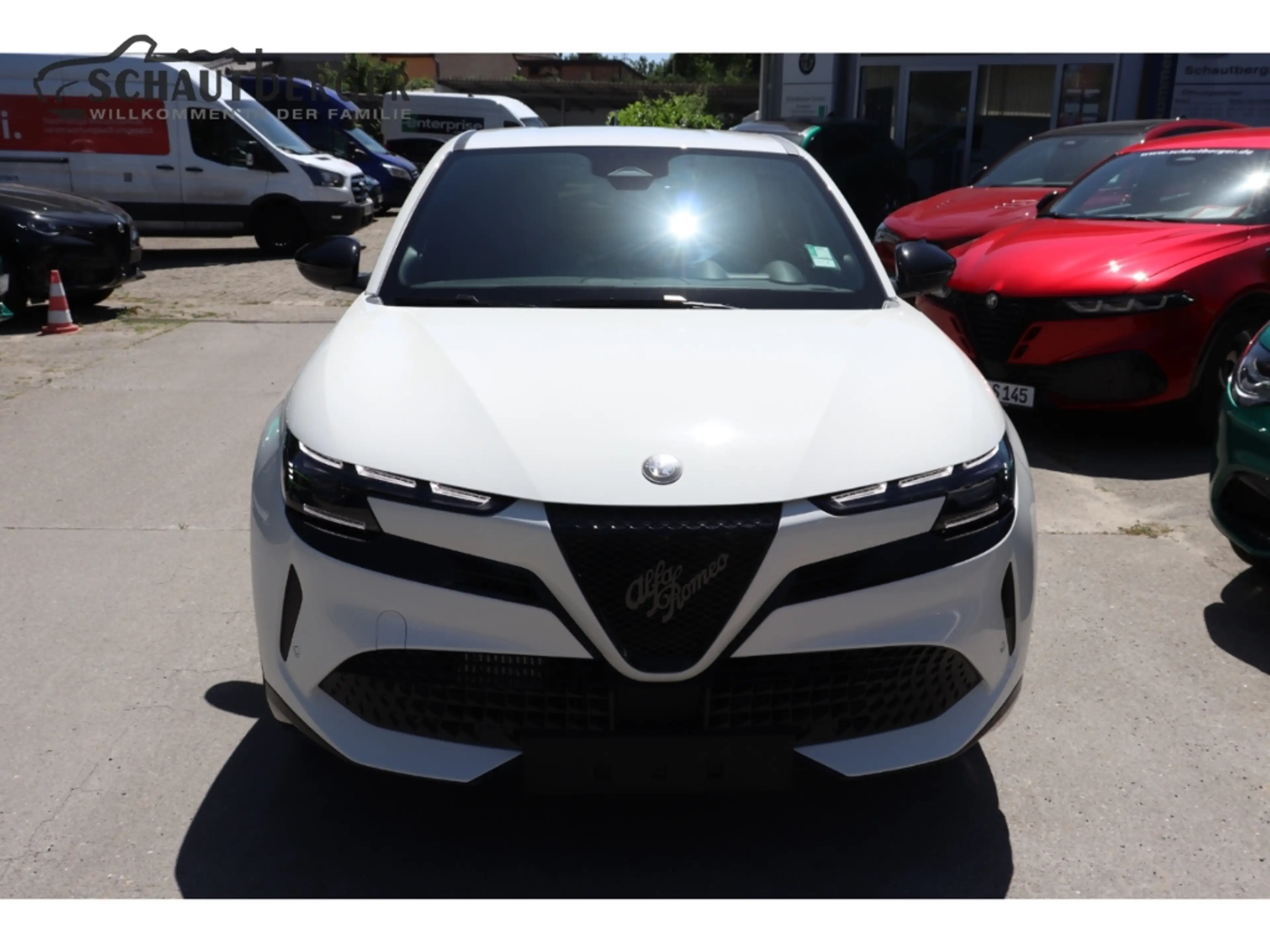 Alfa Romeo Junior Ibrida 1.2 VGT 48V-Hybrid 107 kW Ti Navi Digitales — photo 2
