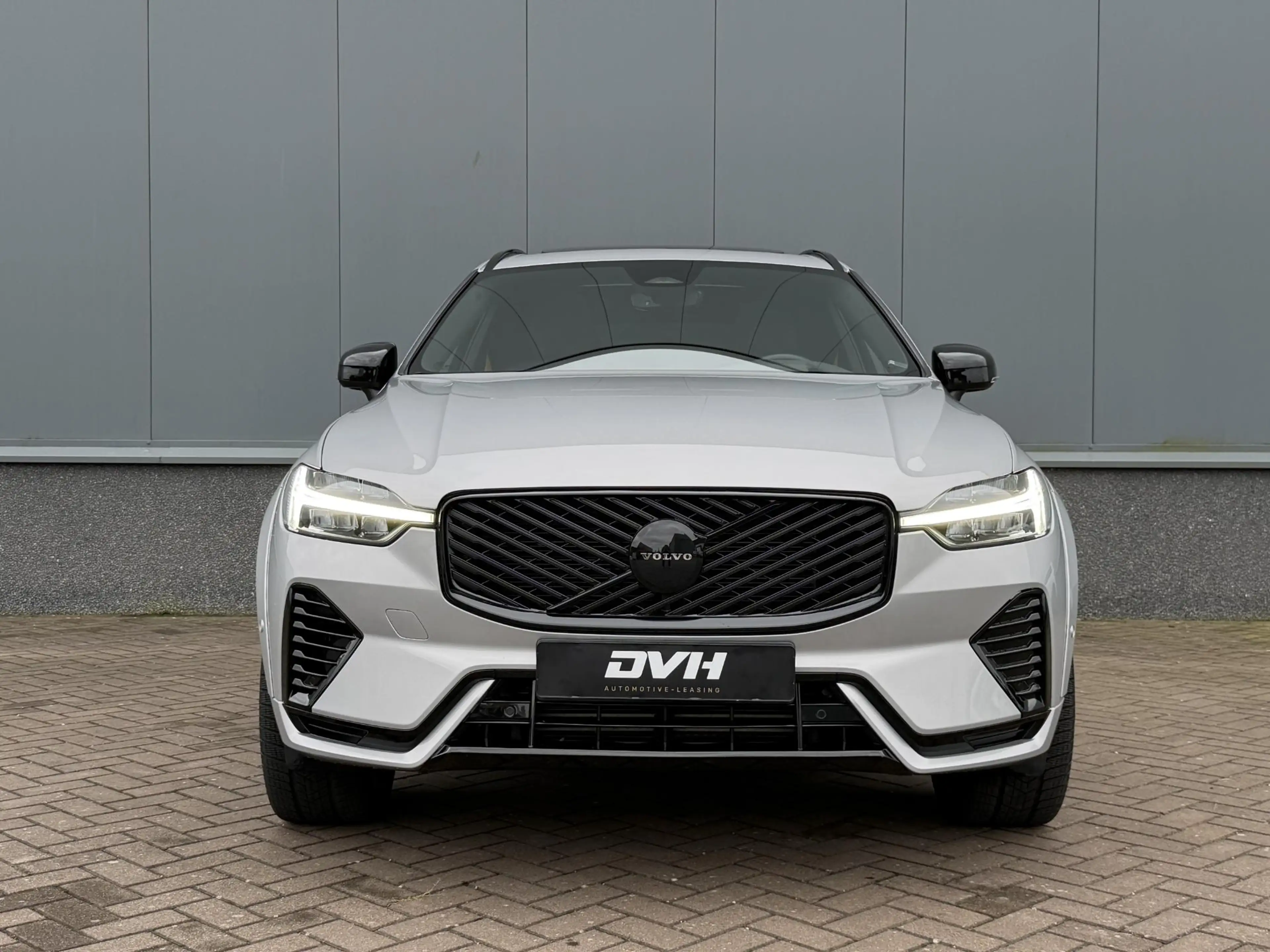Volvo XC60 2.0 T8 Plug-in-hybrid AWD Polestar Engineered PANO — photo 2