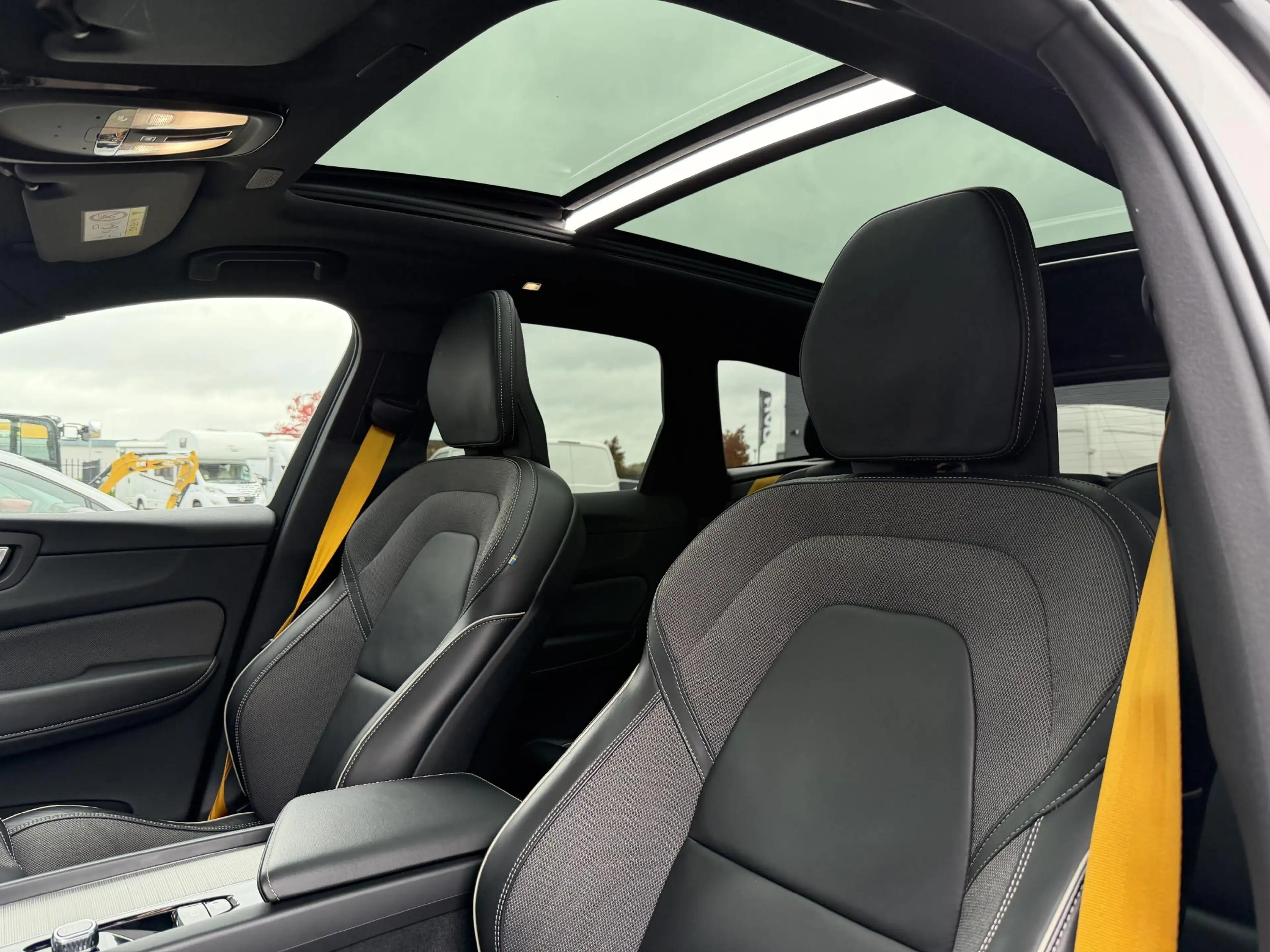 Volvo XC60 2.0 T8 Plug-in-hybrid AWD Polestar Engineered PANO — photo 11