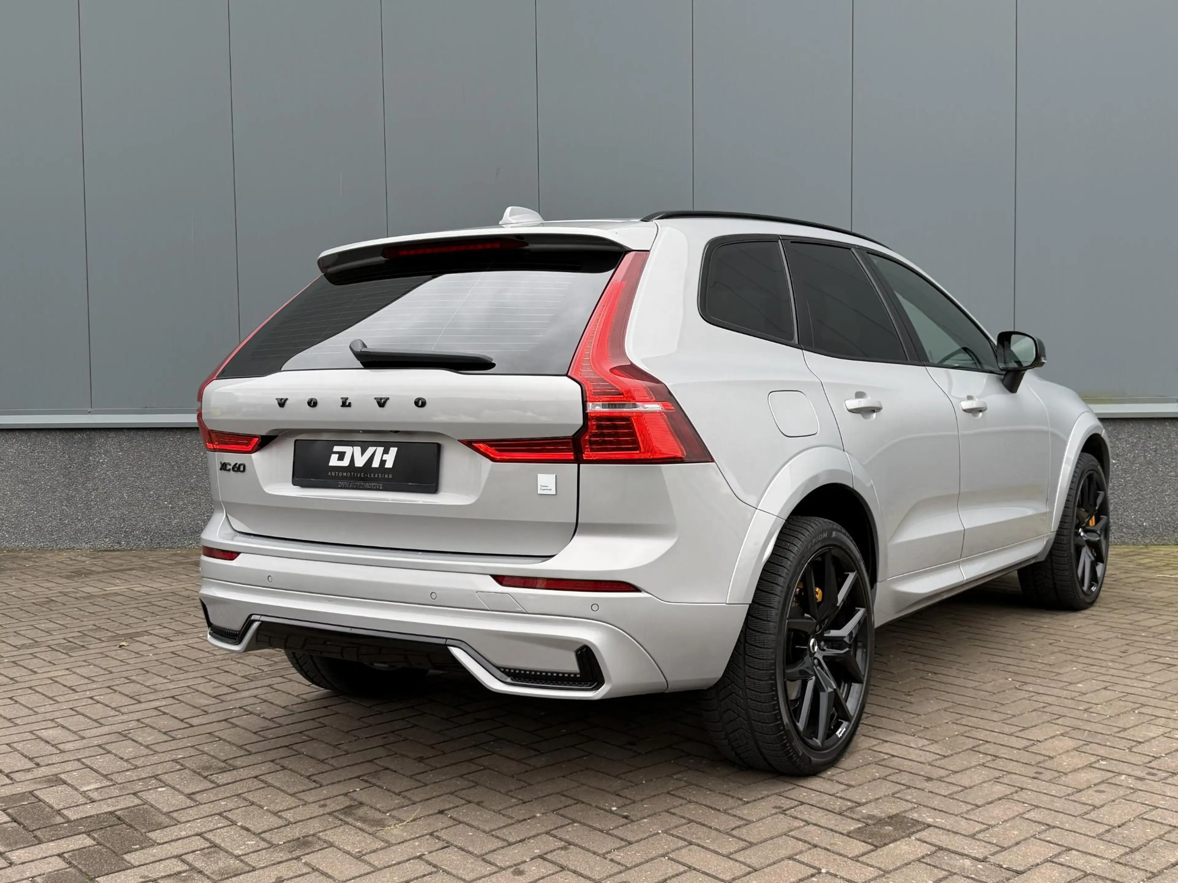 Volvo XC60 2.0 T8 Plug-in-hybrid AWD Polestar Engineered PANO — photo 6