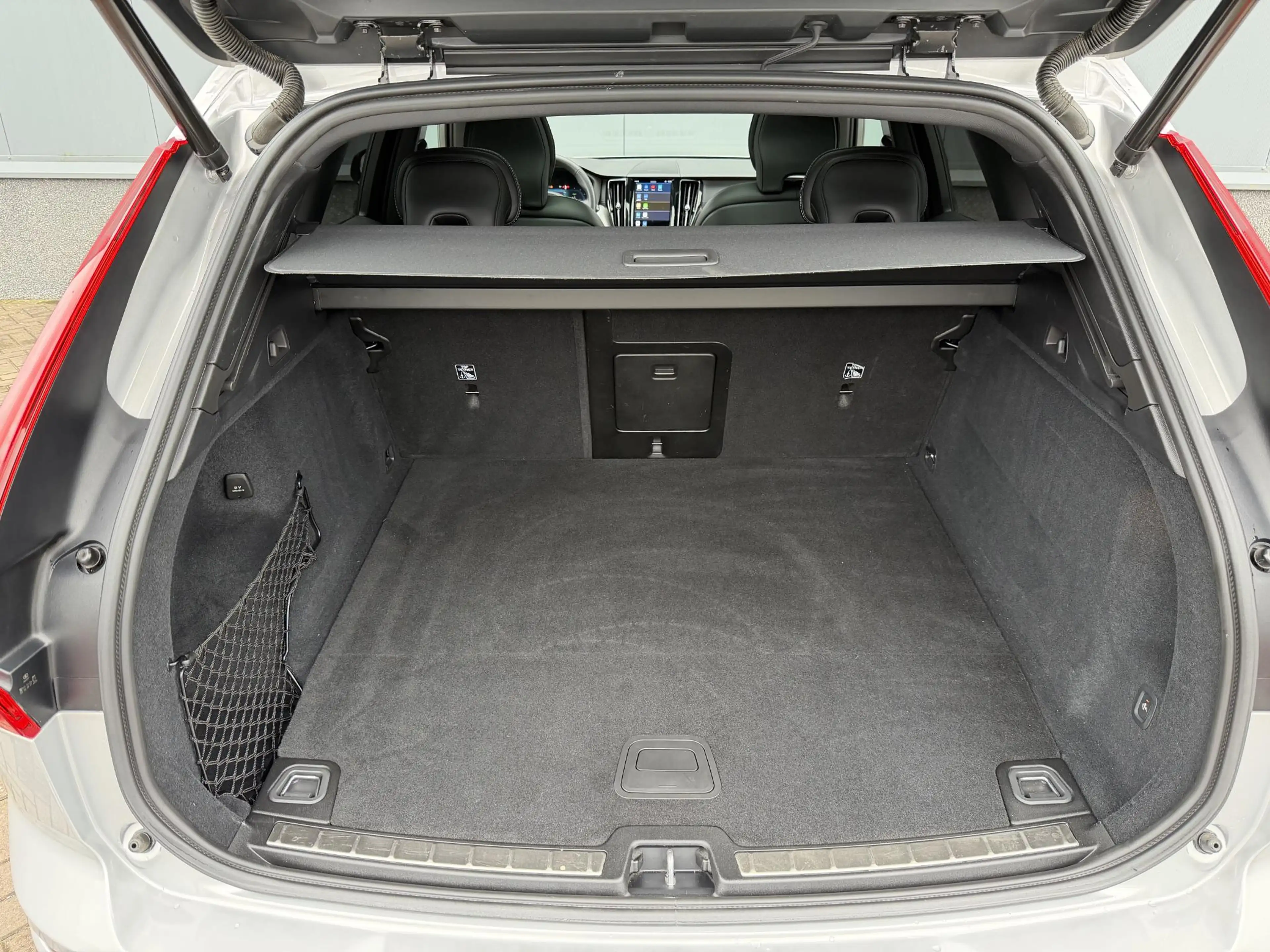 Volvo XC60 2.0 T8 Plug-in-hybrid AWD Polestar Engineered PANO — photo 15