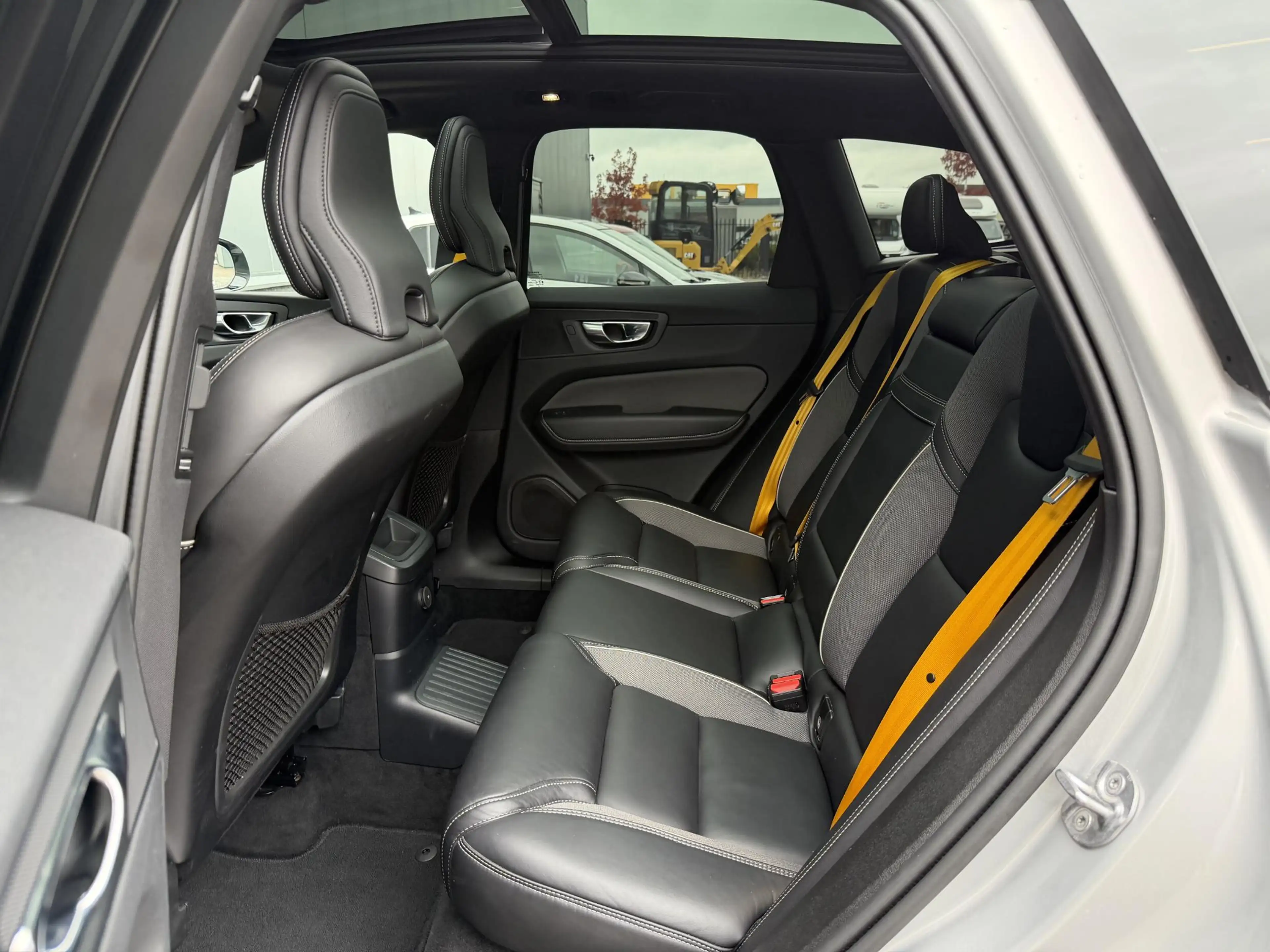 Volvo XC60 2.0 T8 Plug-in-hybrid AWD Polestar Engineered PANO — photo 14