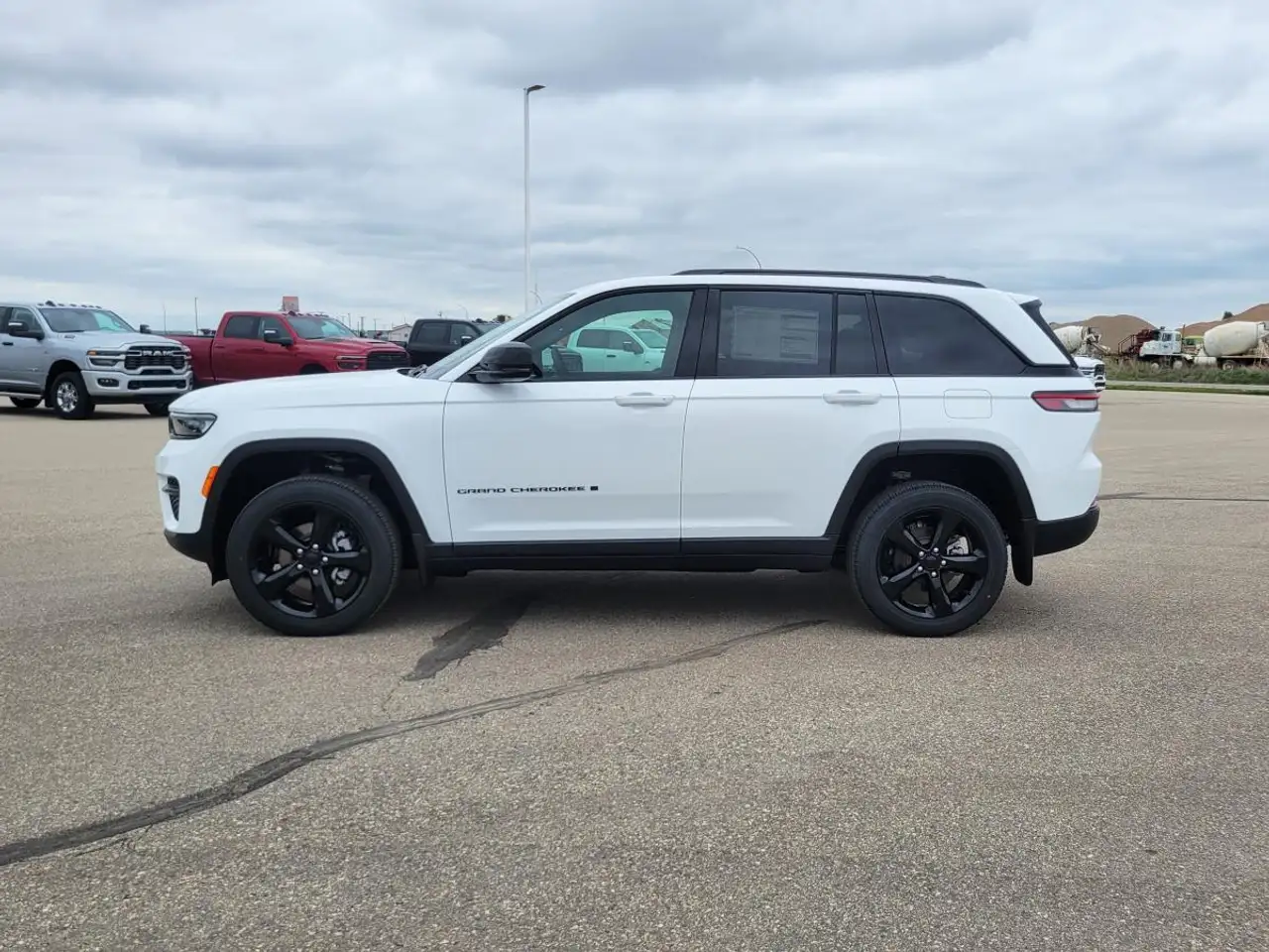 Jeep Grand Cherokee photo Jeep Grand Cherokee
