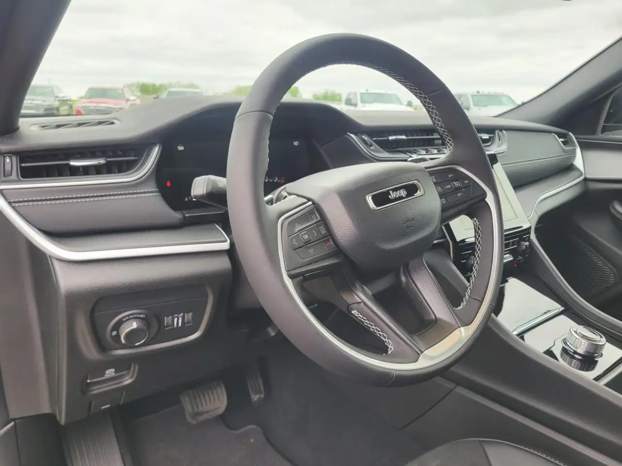 Jeep Grand Cherokee photo Jeep Grand Cherokee