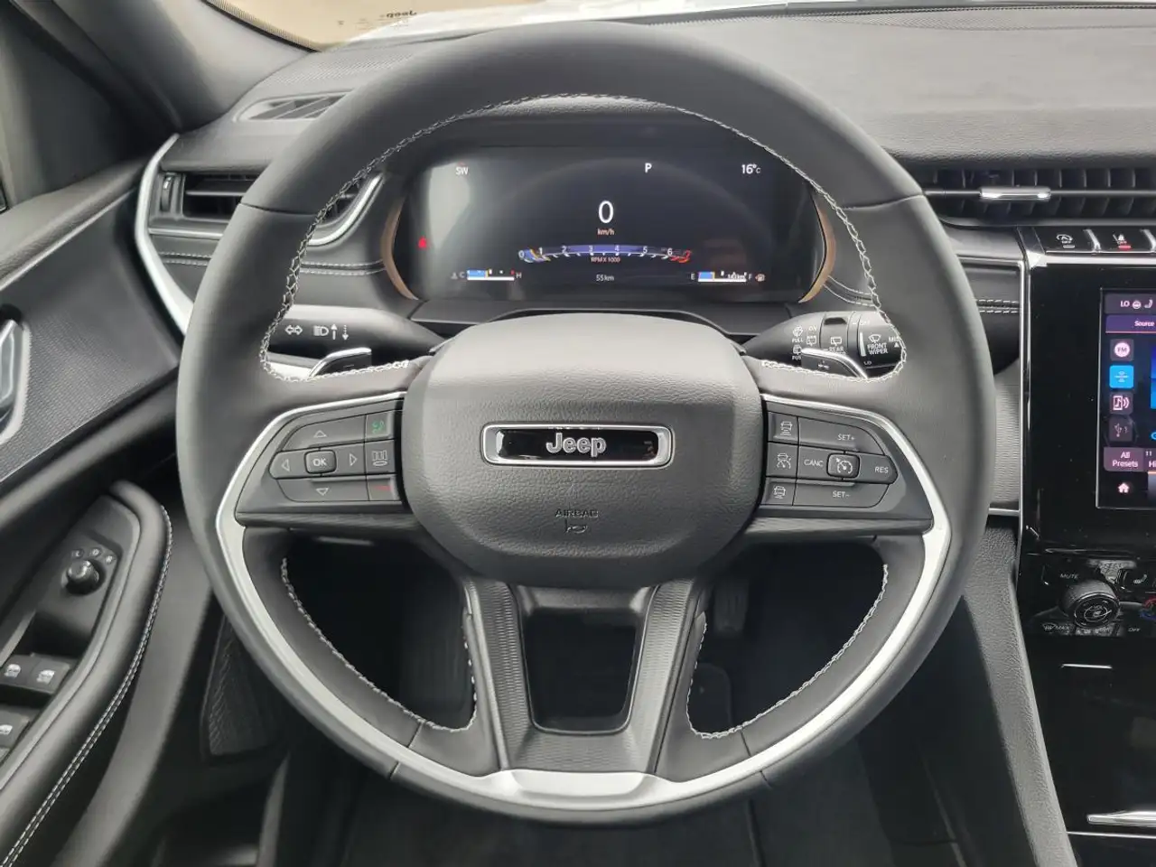 Jeep Grand Cherokee photo Jeep Grand Cherokee