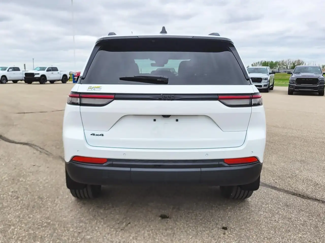 Jeep Grand Cherokee photo Jeep Grand Cherokee