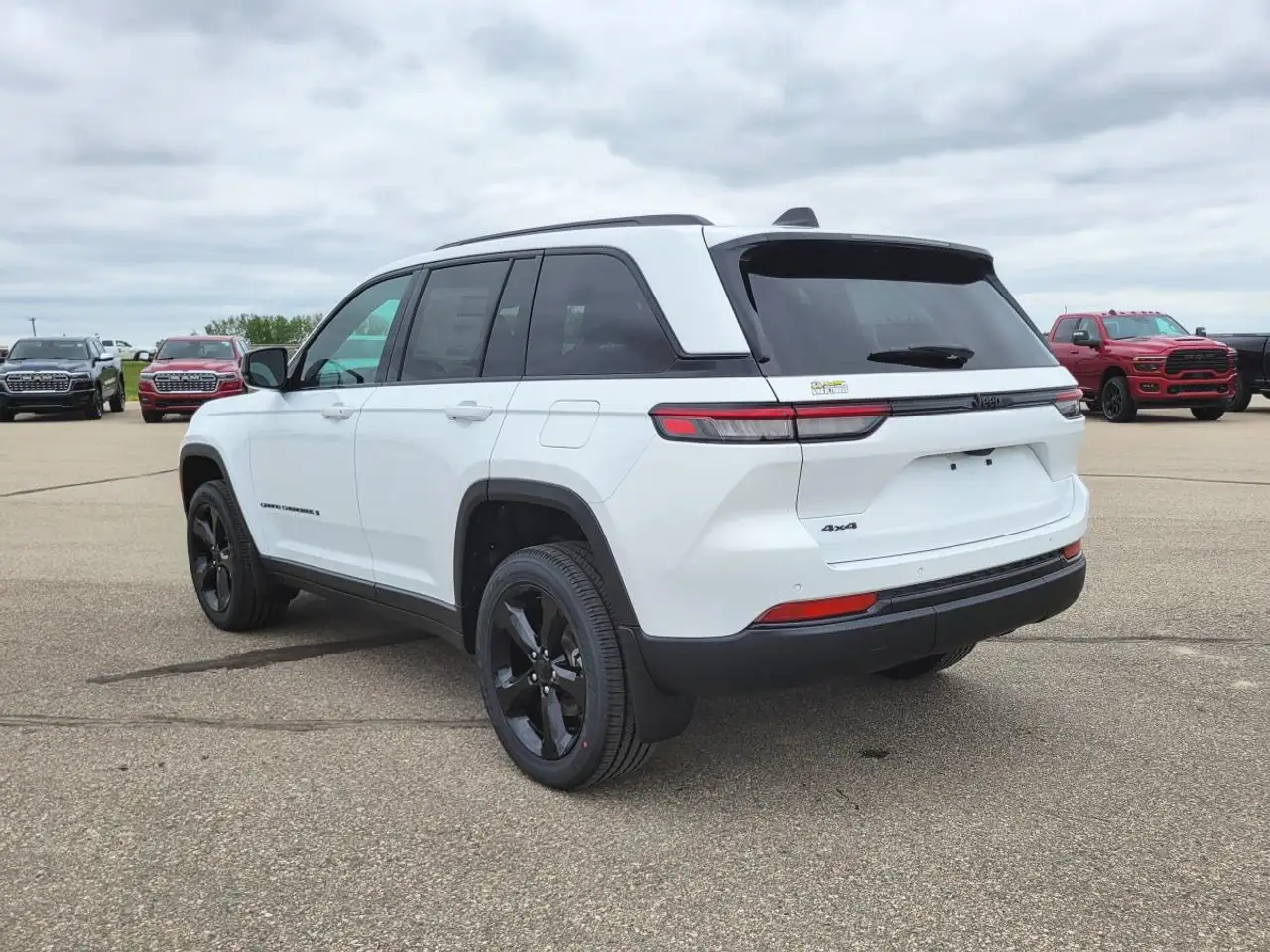 Jeep Grand Cherokee photo Jeep Grand Cherokee