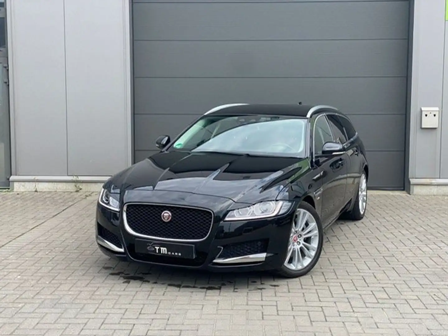 Jaguar XF 4X4/stuurverwarming/camera/navigatie Black - 1