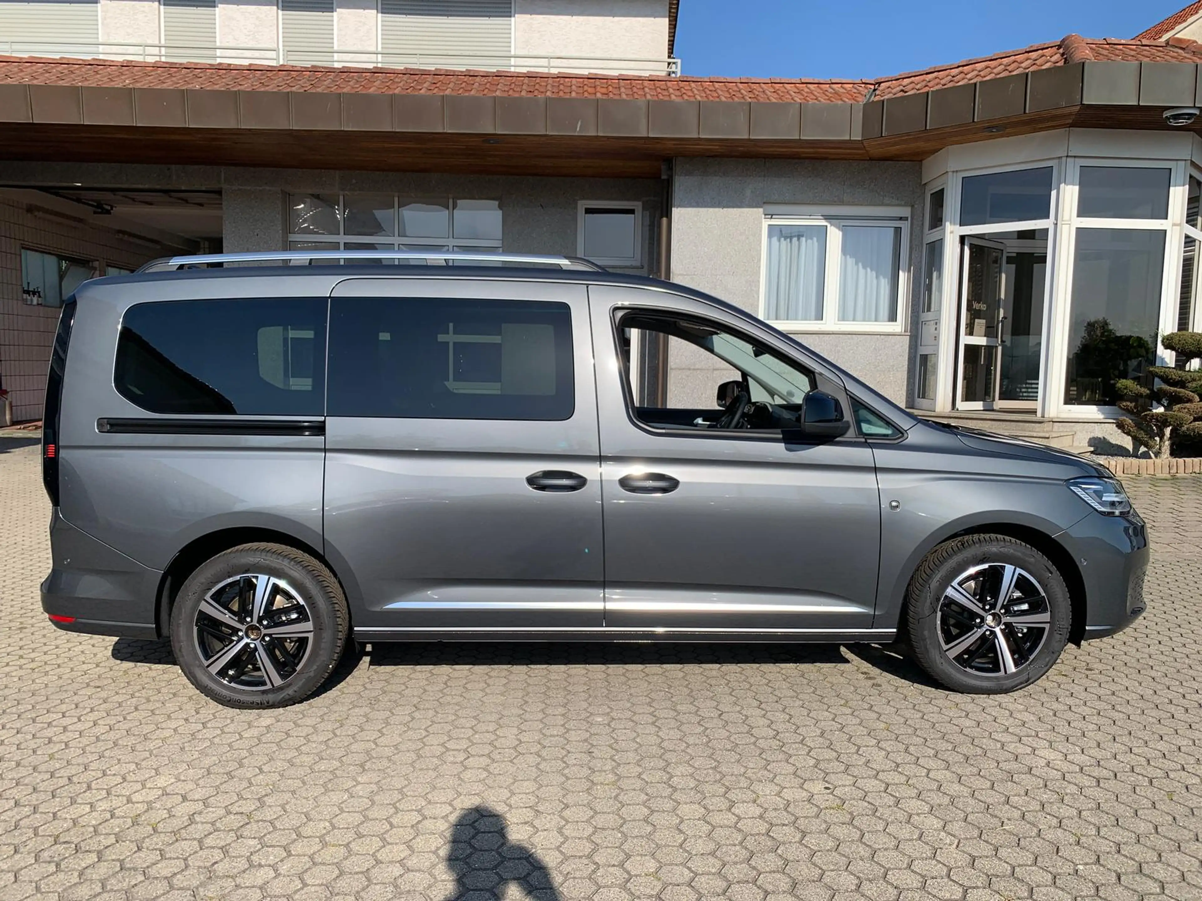 Volkswagen Caddy Style eHybrid AHK Panorama Kamera App — photo 4
