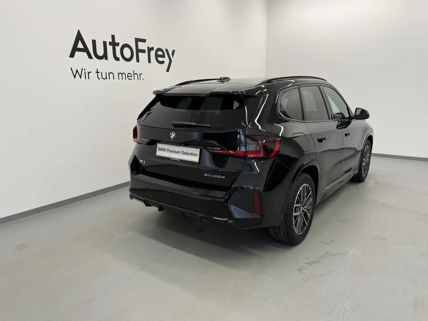 BMW X1 xDrive20d Schwarz - 2