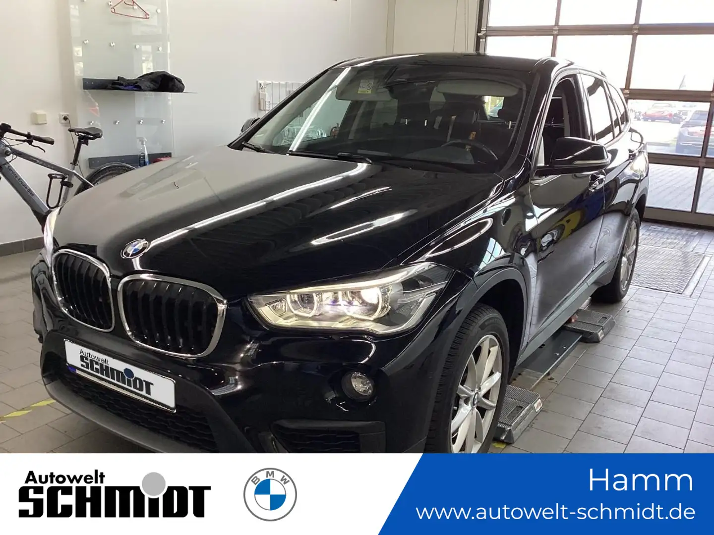 BMW X1 sDrive20i Advantage + GARANTIE Schwarz - 1