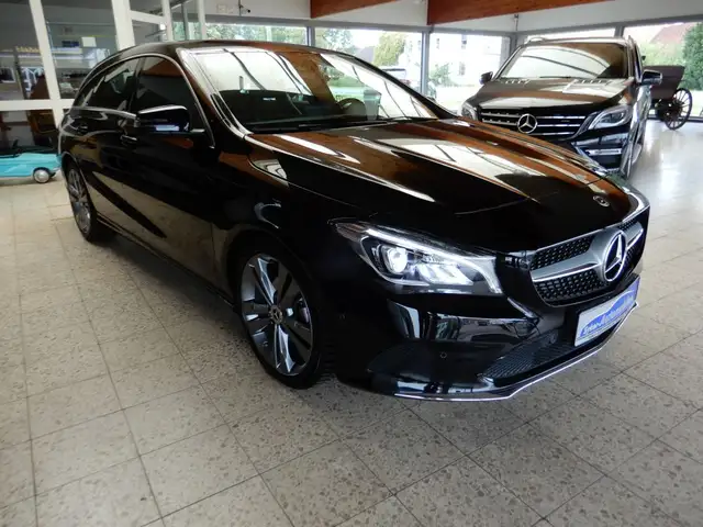 Mercedes-Benz CLA 180 7G DCT Urban, LED,Navi