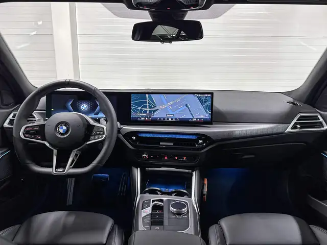 BMW 3 Series view 12