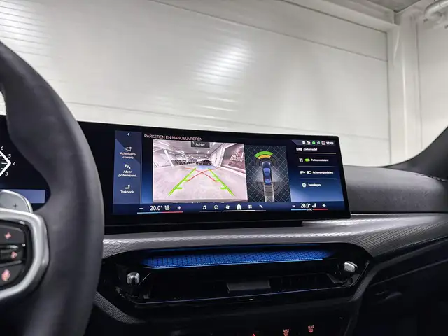 BMW 3 Series view 14