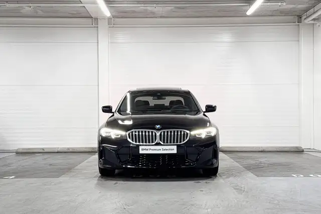 BMW 3 Series view 6